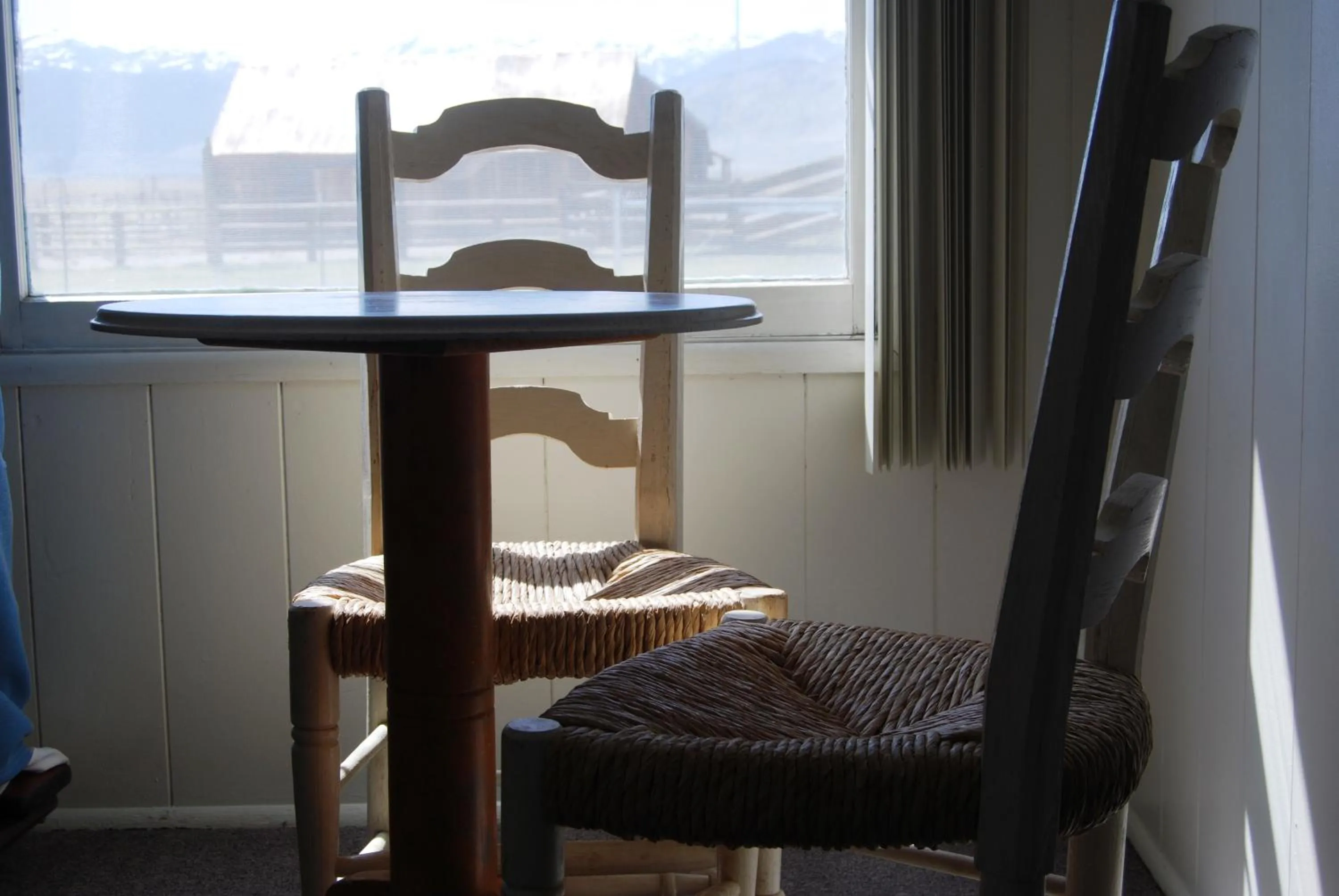 Seating area in Redwood Motel