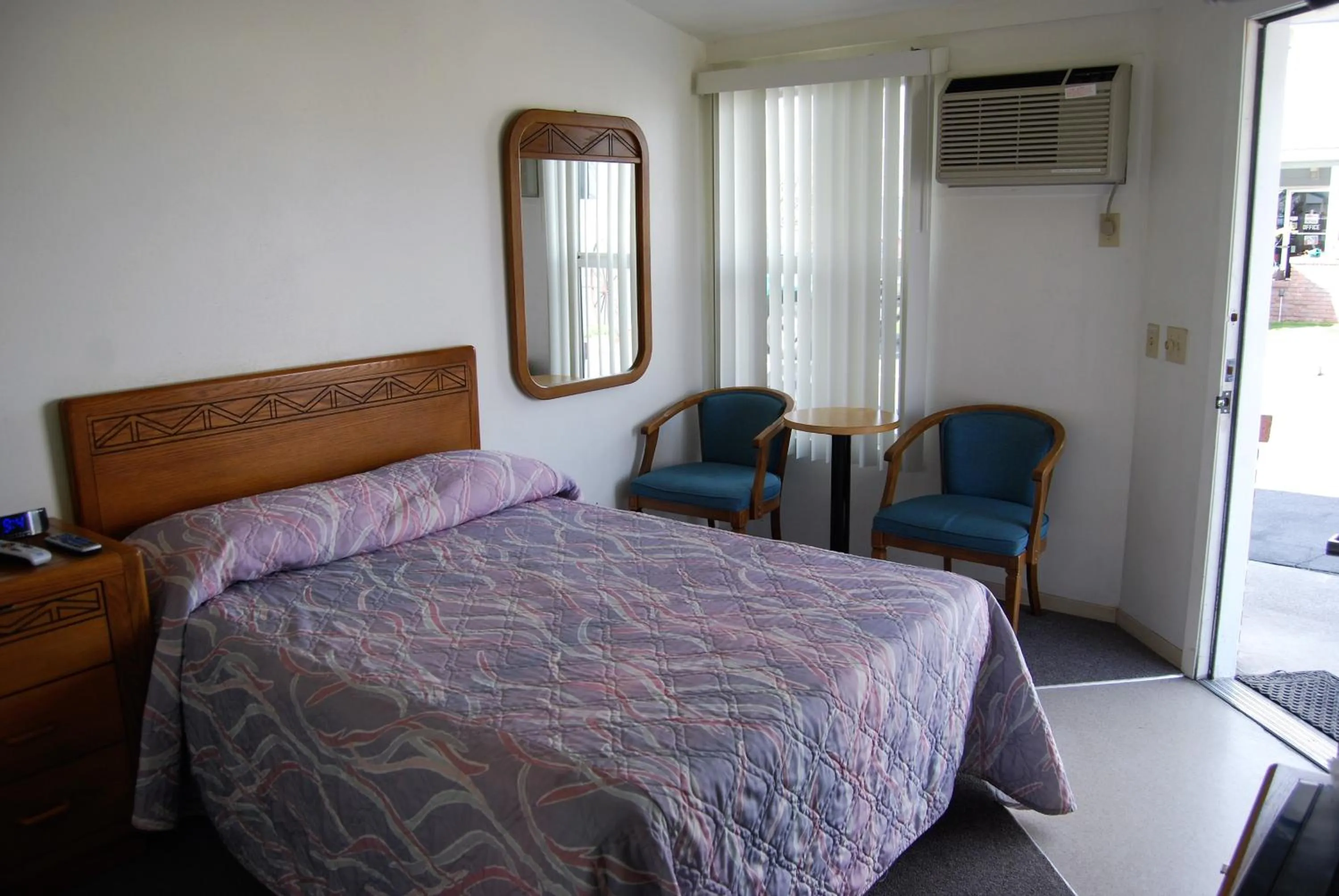 Day in Redwood Motel