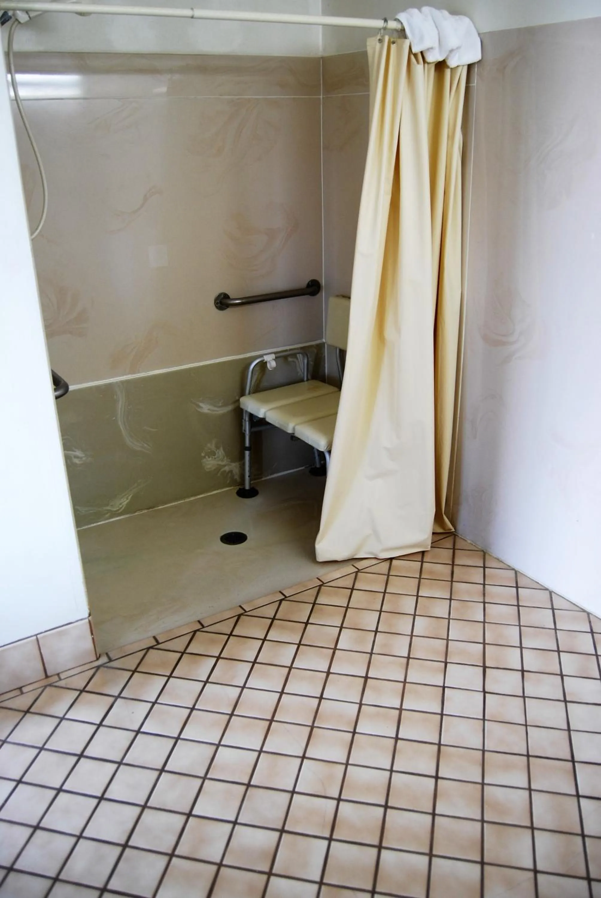 Shower in Redwood Motel