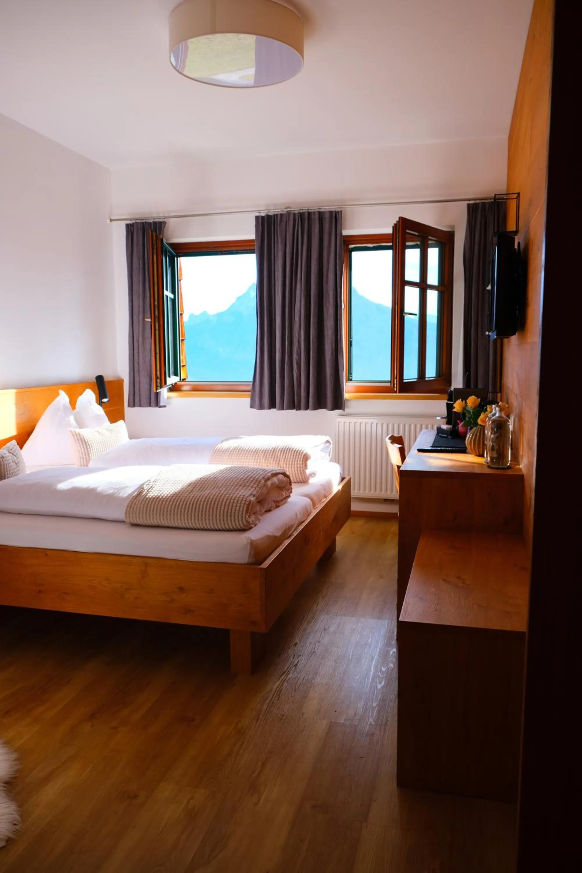 Bed in Gmundnerberghaus - ROOMS