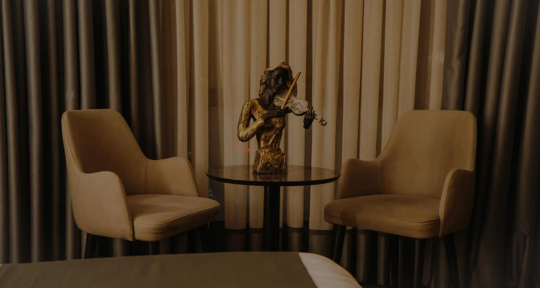 Bed in Royal Mass Airport Business Hotel