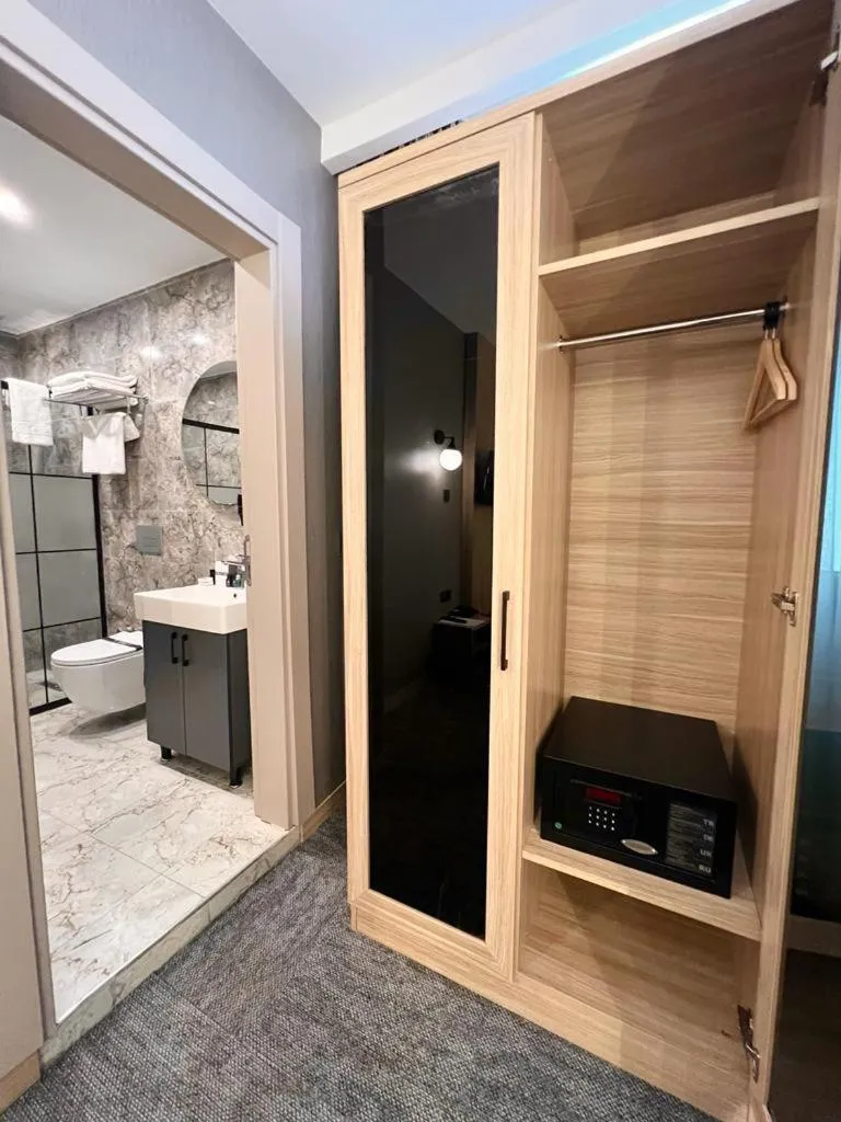 Royal Mass Airport Business Hotel