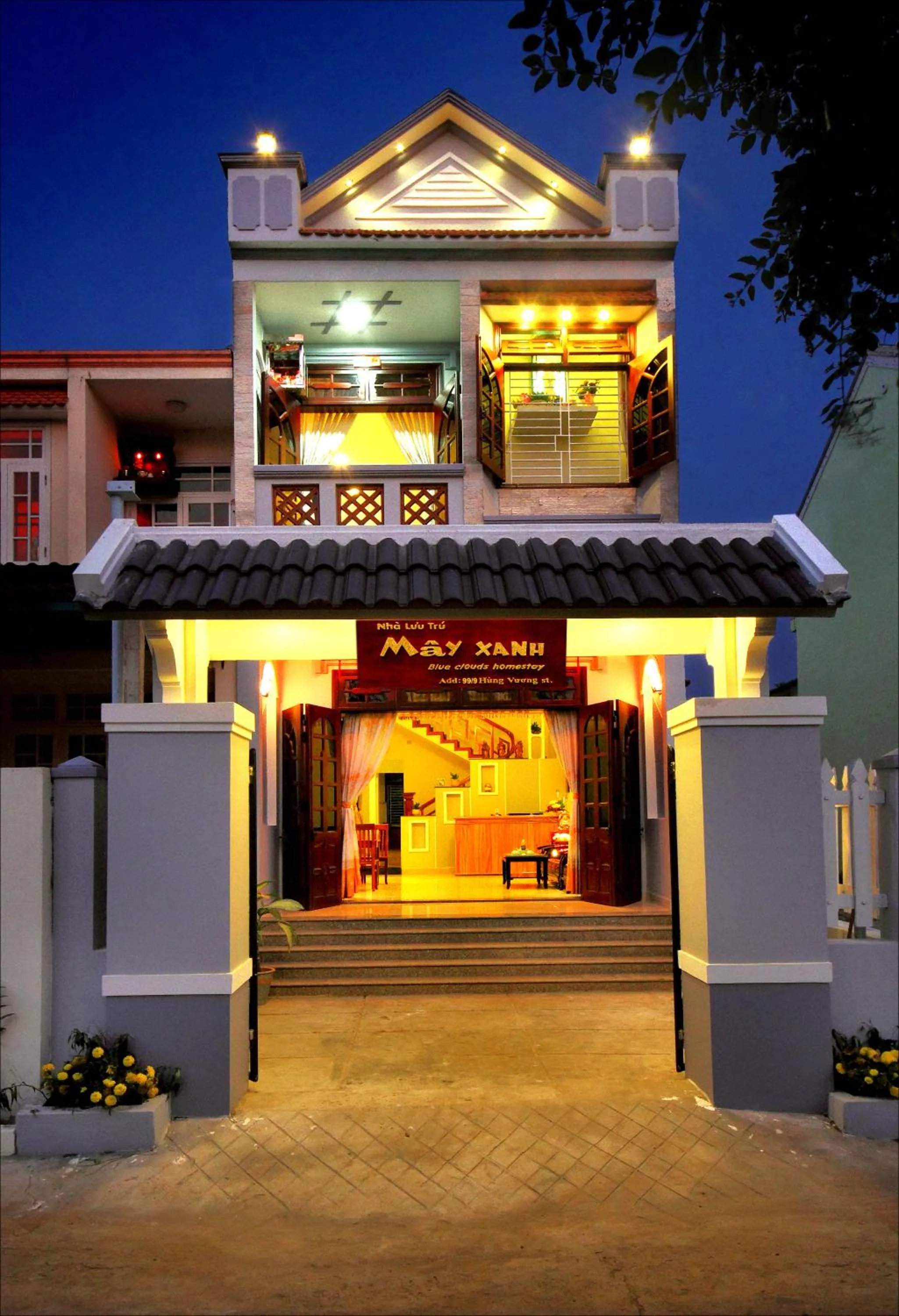 Facade/entrance in Blue Clouds Homestay
