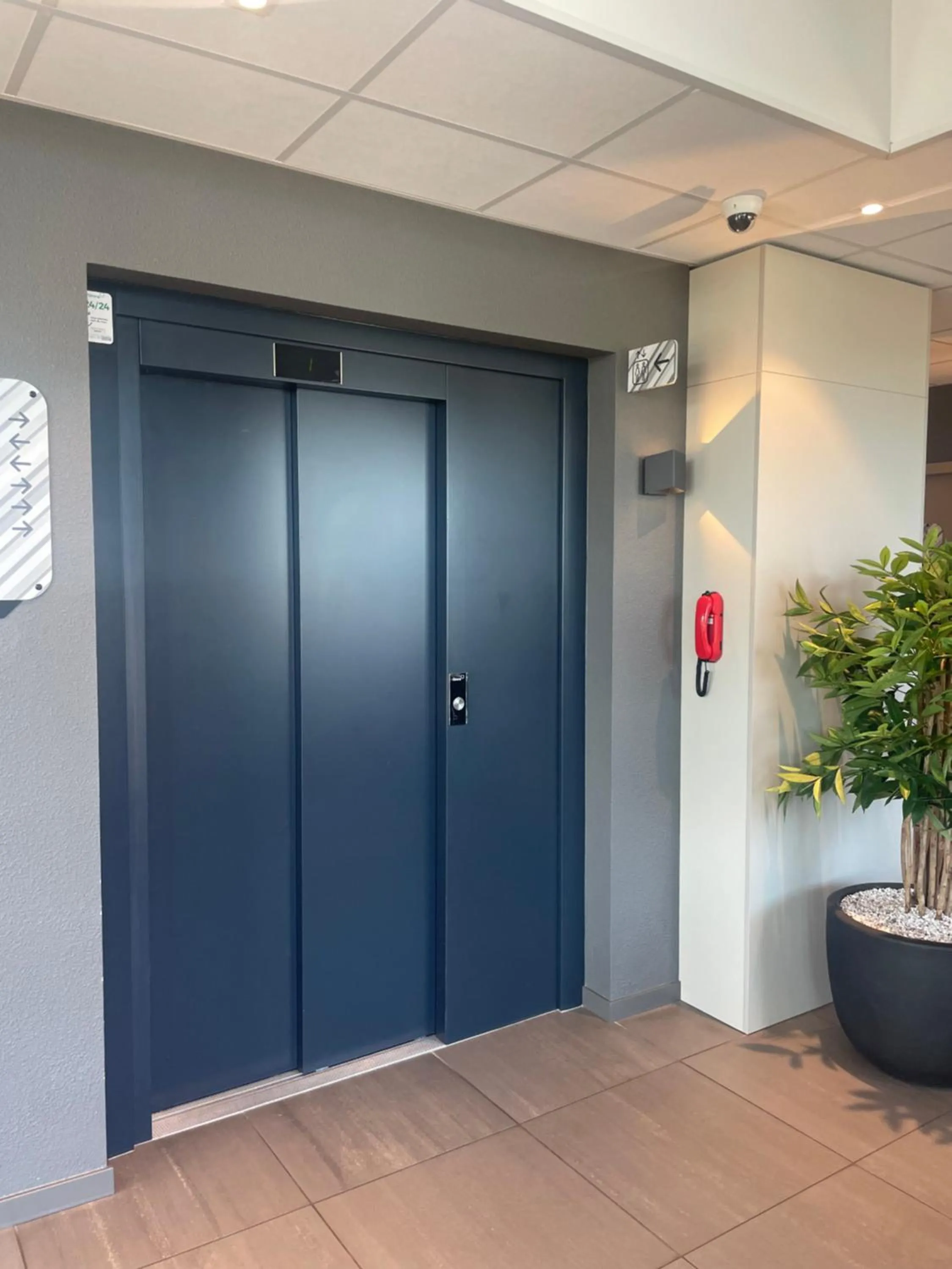 elevator in B&B HOTEL Saint-Geours-de-Maremne Hossegor