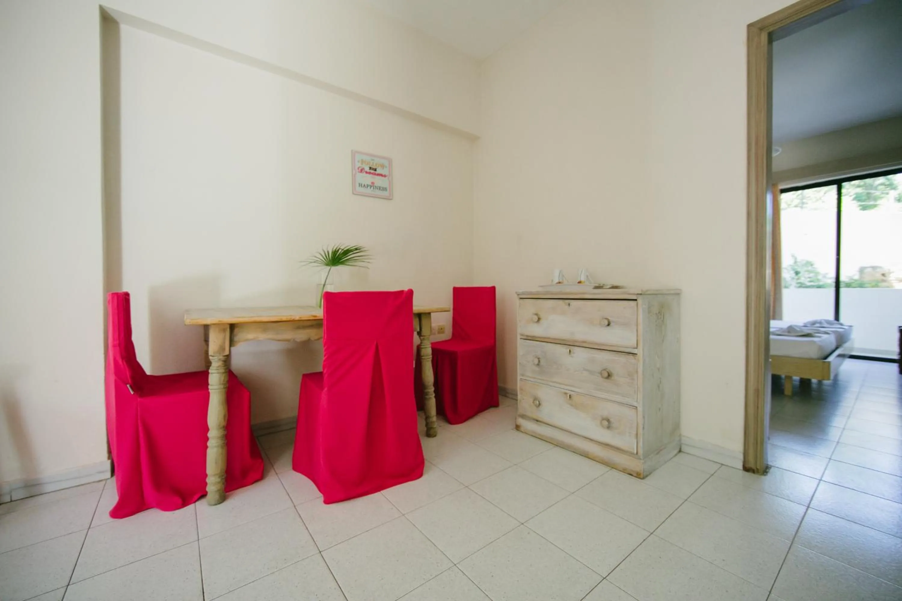 Dining area in Gorgona Studios