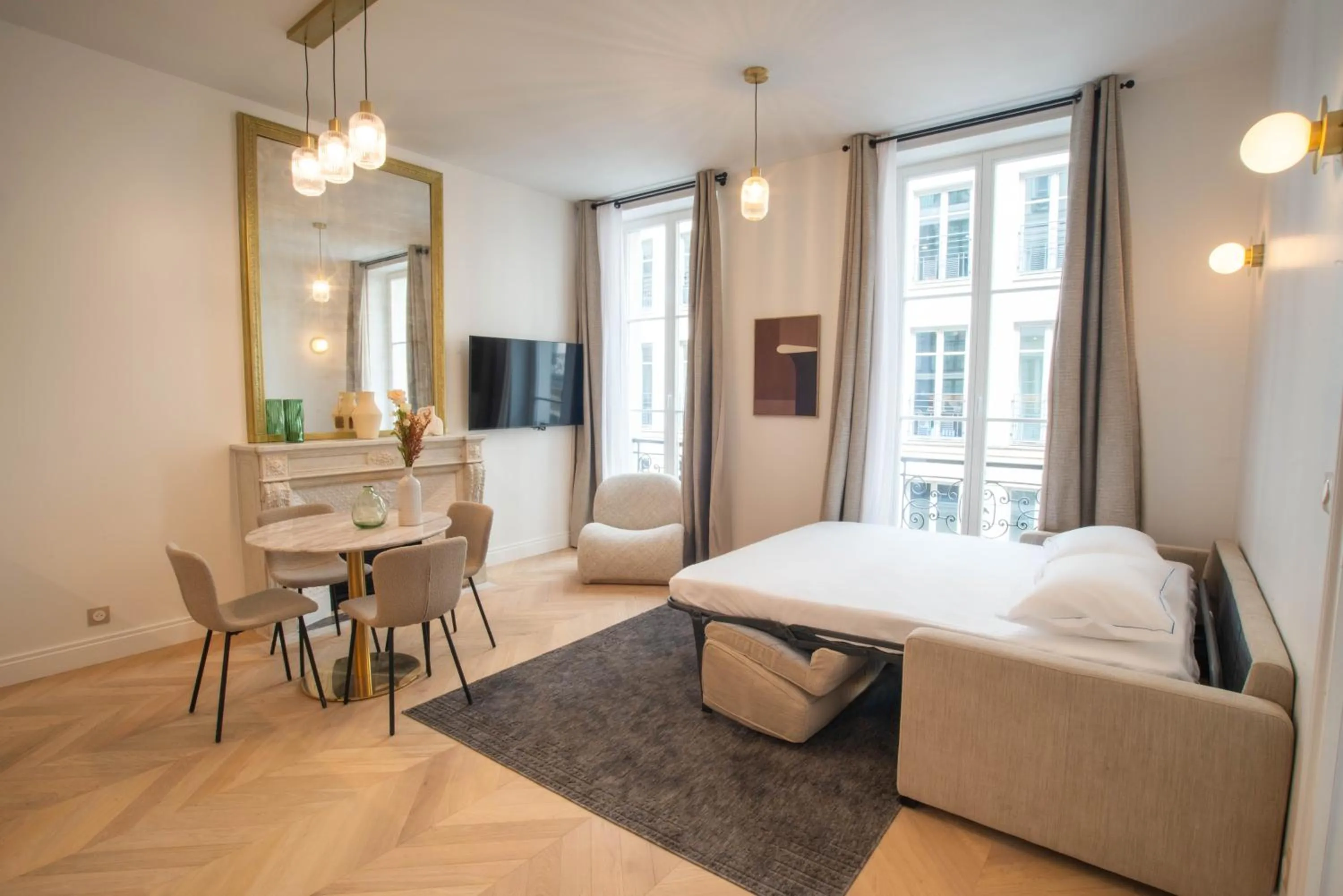 Living room, Bed in Quartier Libre Madeleine