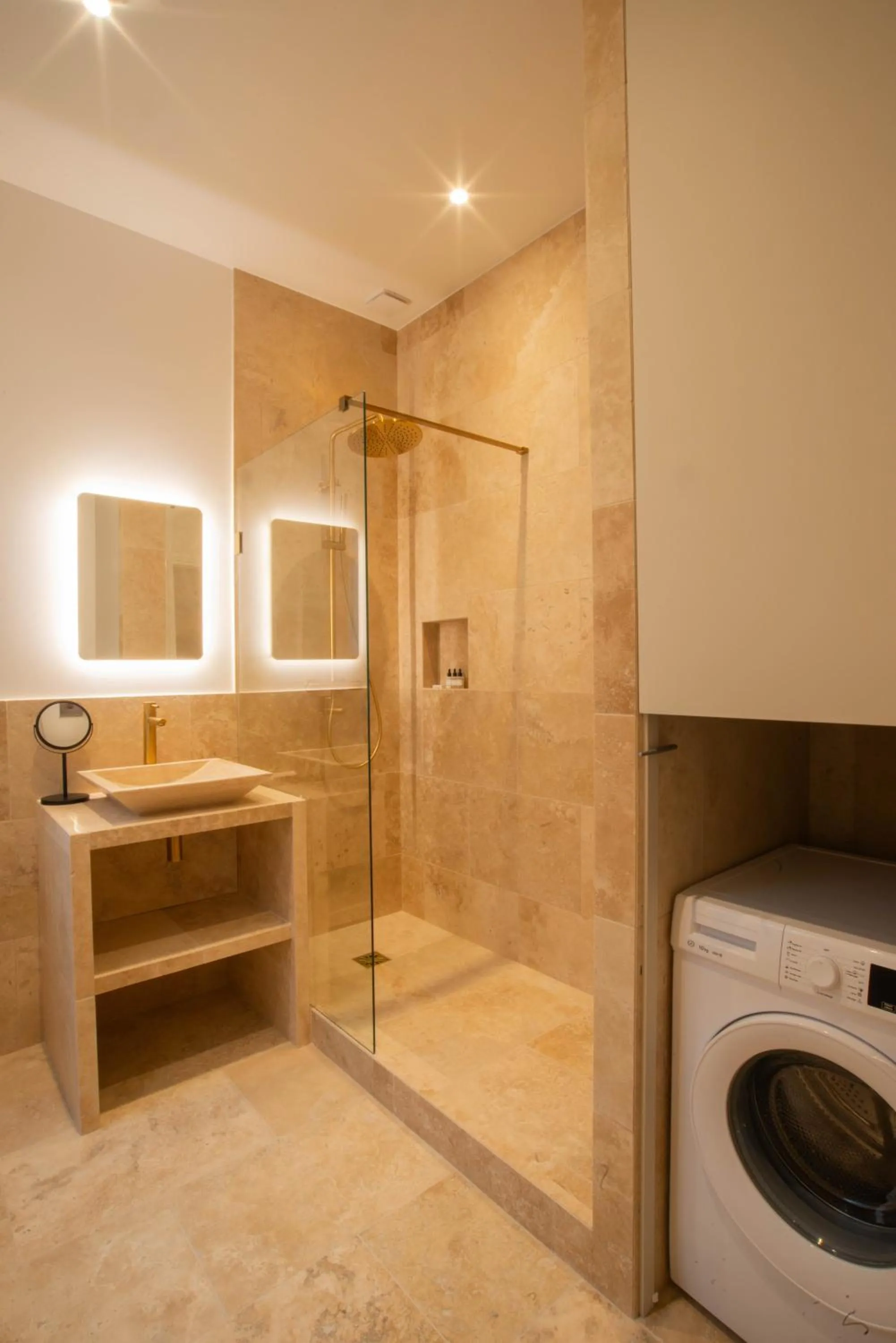 Bathroom in Quartier Libre Madeleine