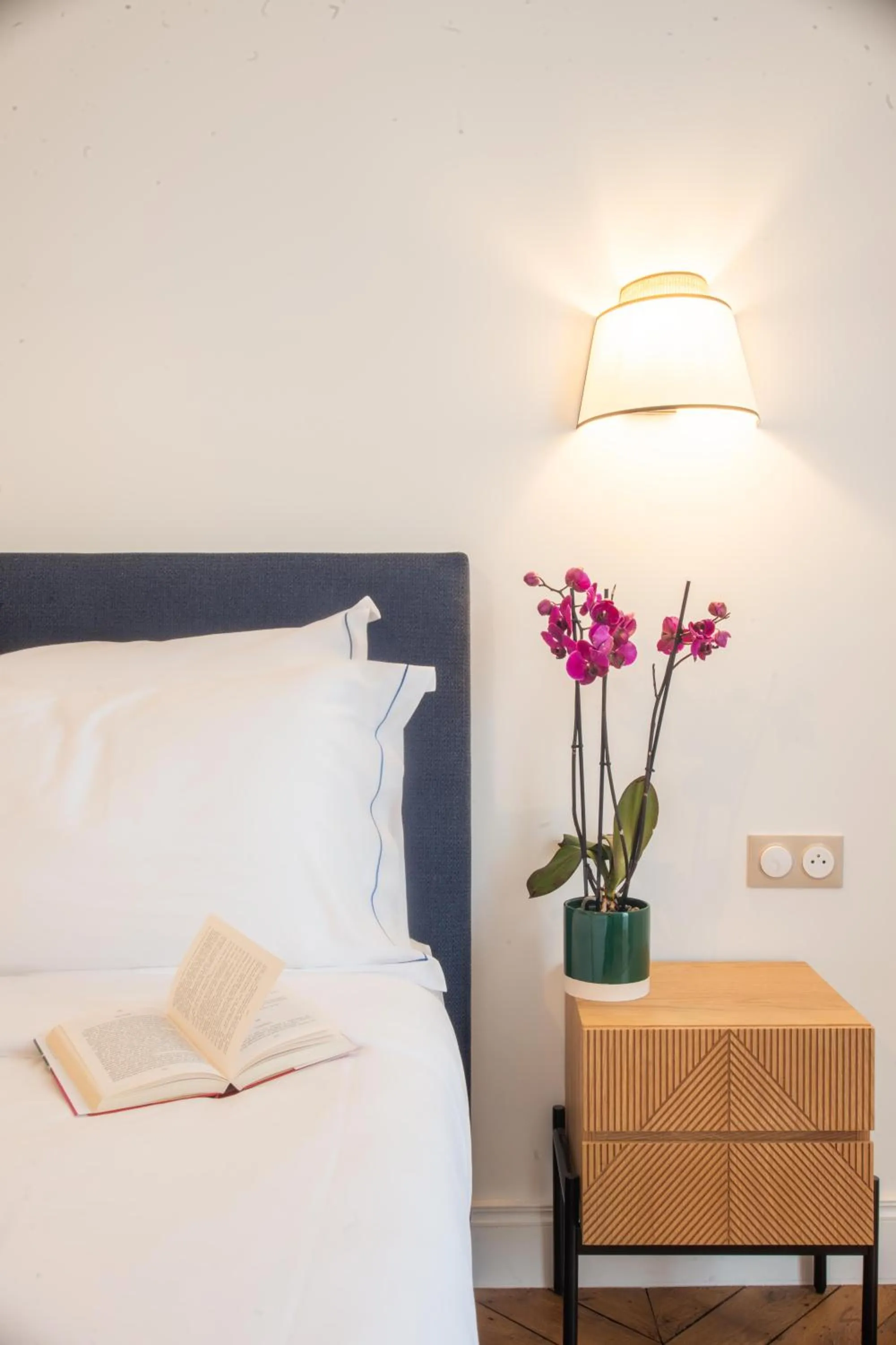 Bed in Quartier Libre Madeleine