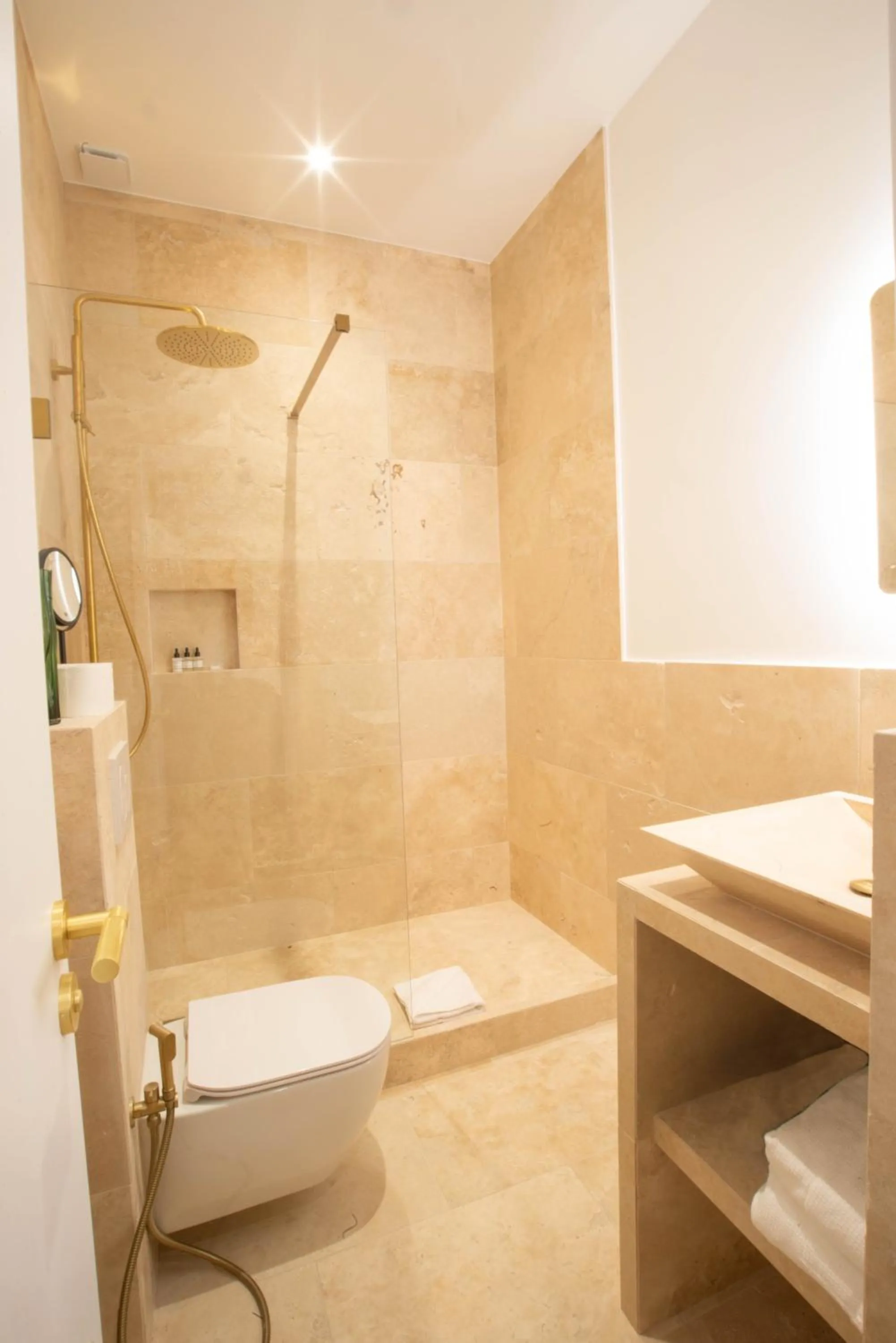 Bathroom in Quartier Libre Madeleine