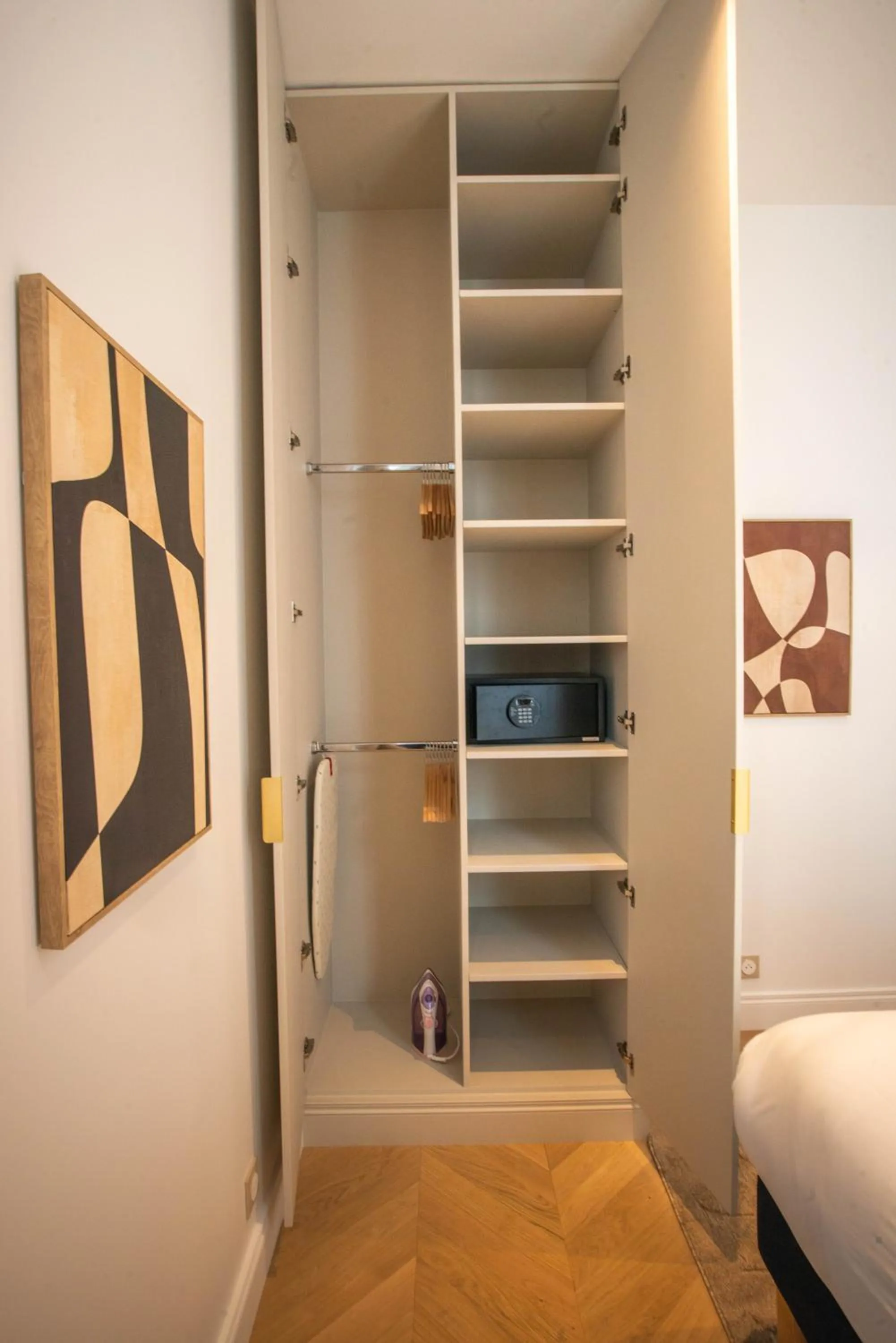 Bedroom, Bed in Quartier Libre Madeleine