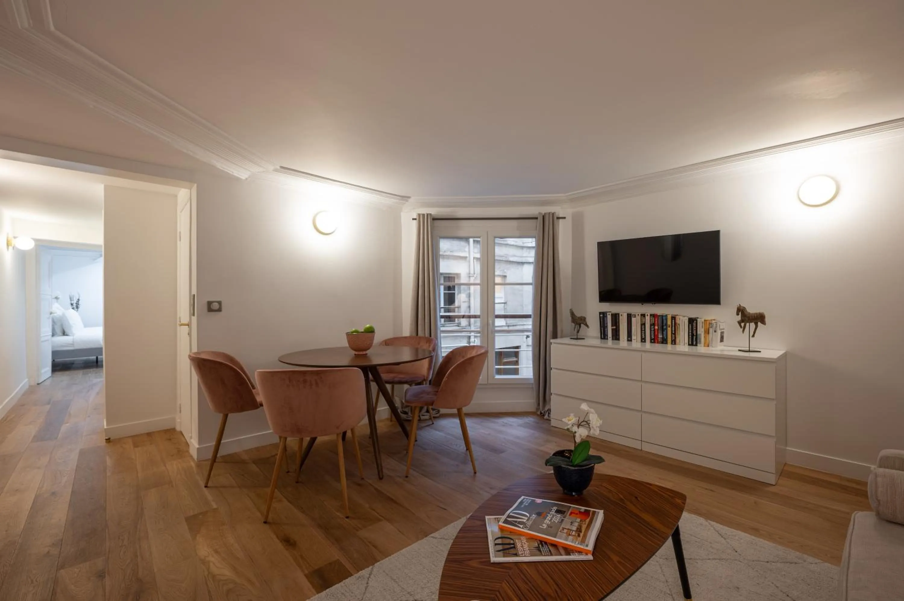 TV and multimedia in Quartier Libre Madeleine