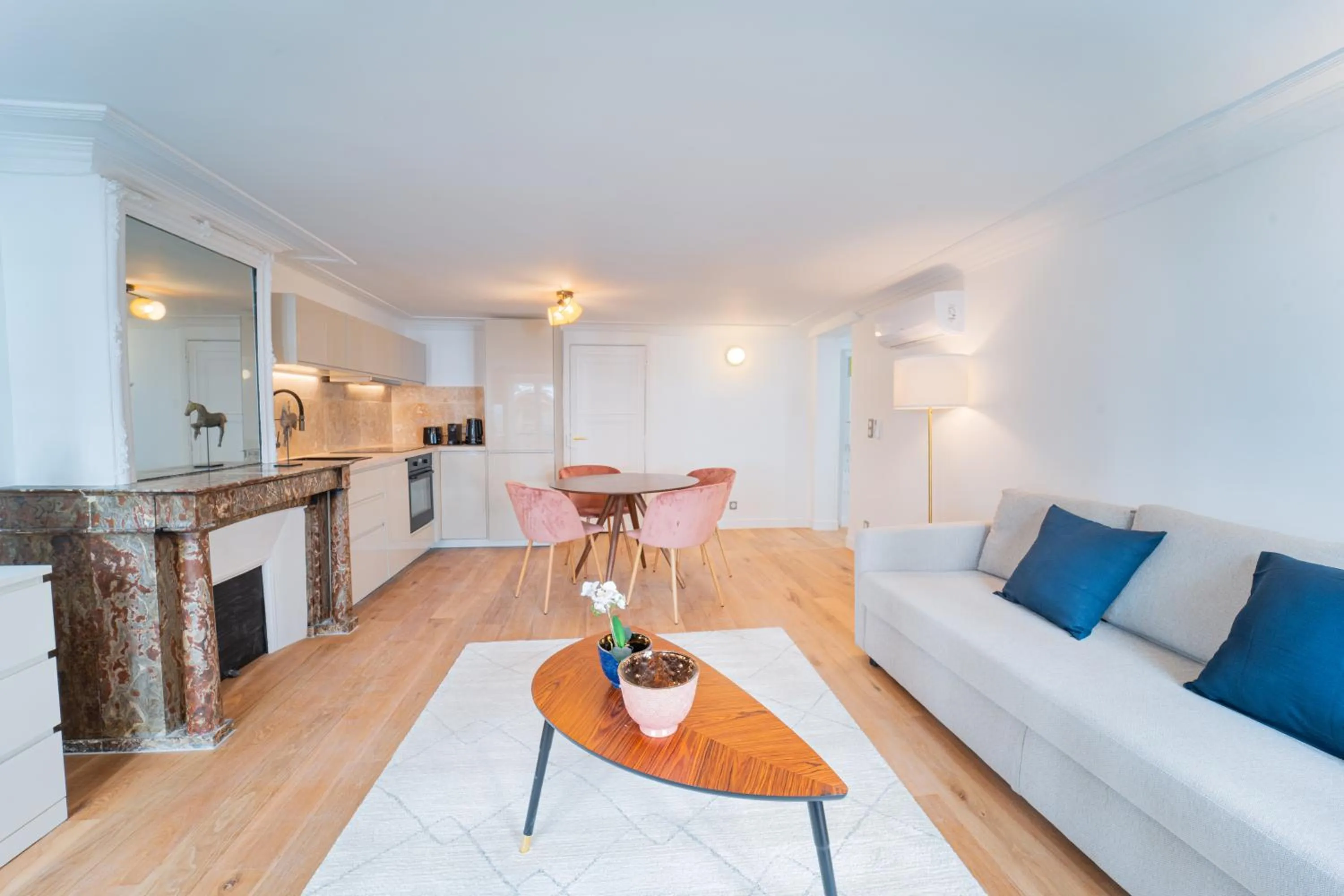 Living room in Quartier Libre Madeleine