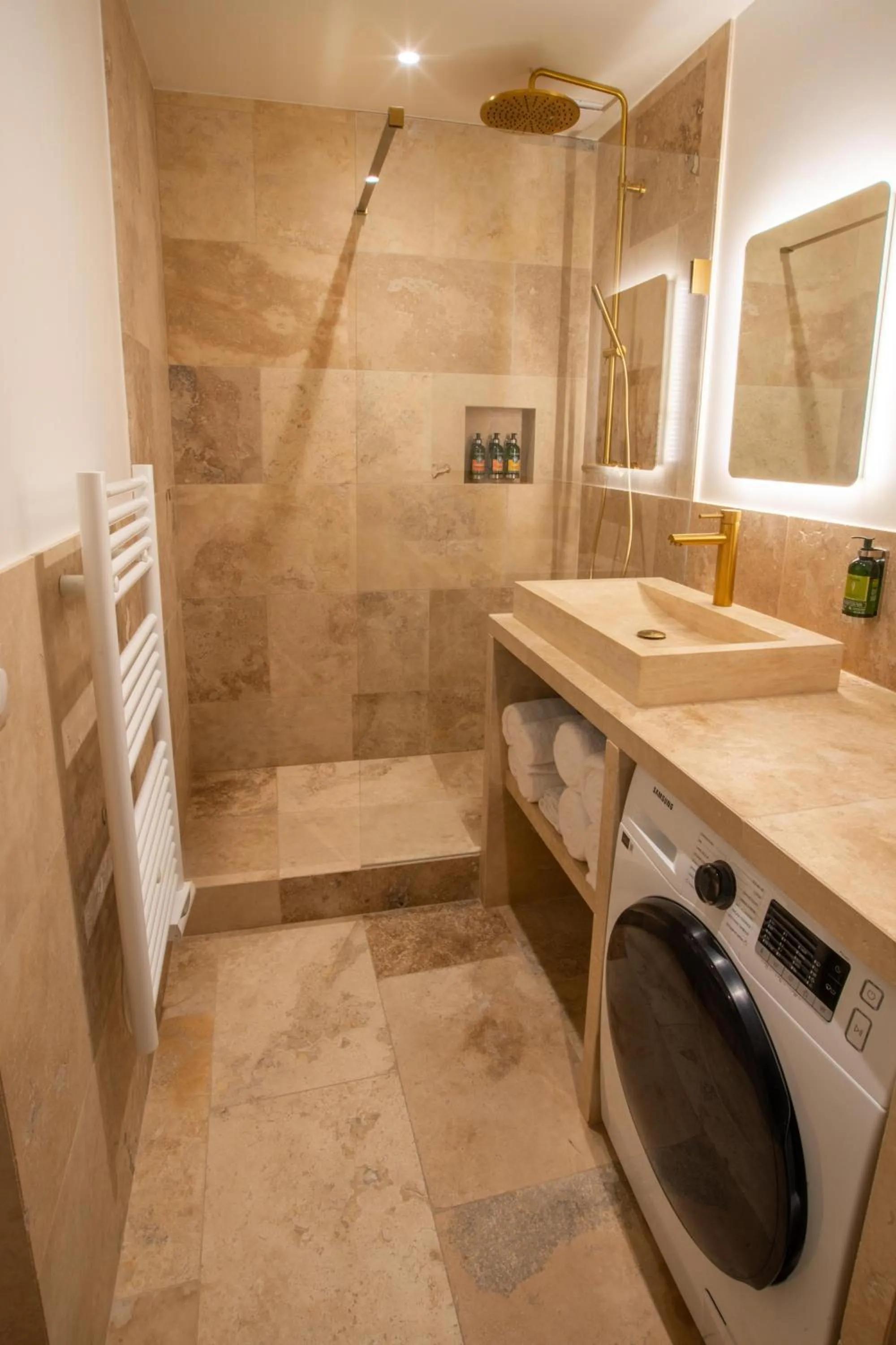 Bathroom in Quartier Libre Madeleine