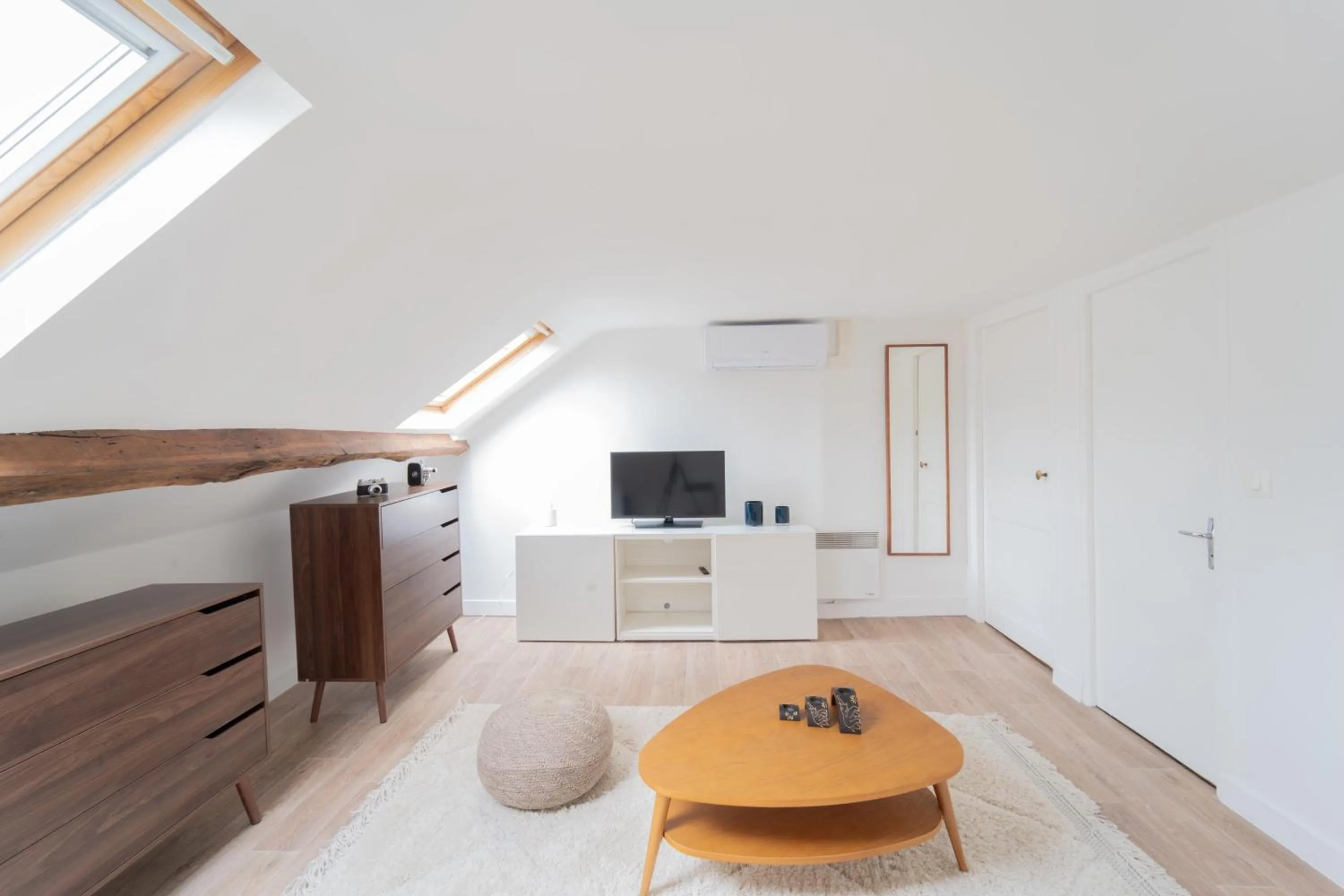 TV and multimedia in Quartier Libre Madeleine