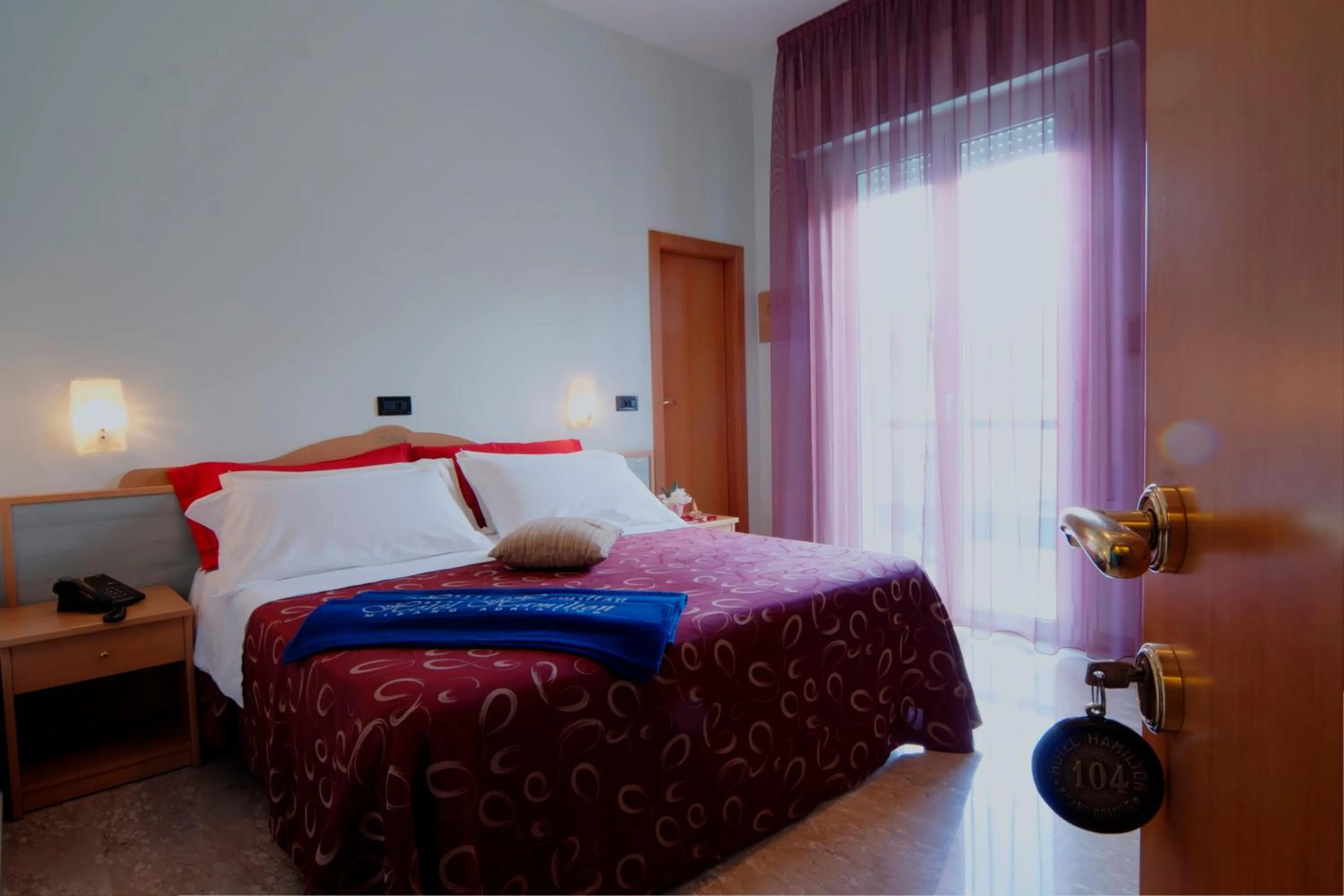 Photo of the whole room in Hotel Hamilton