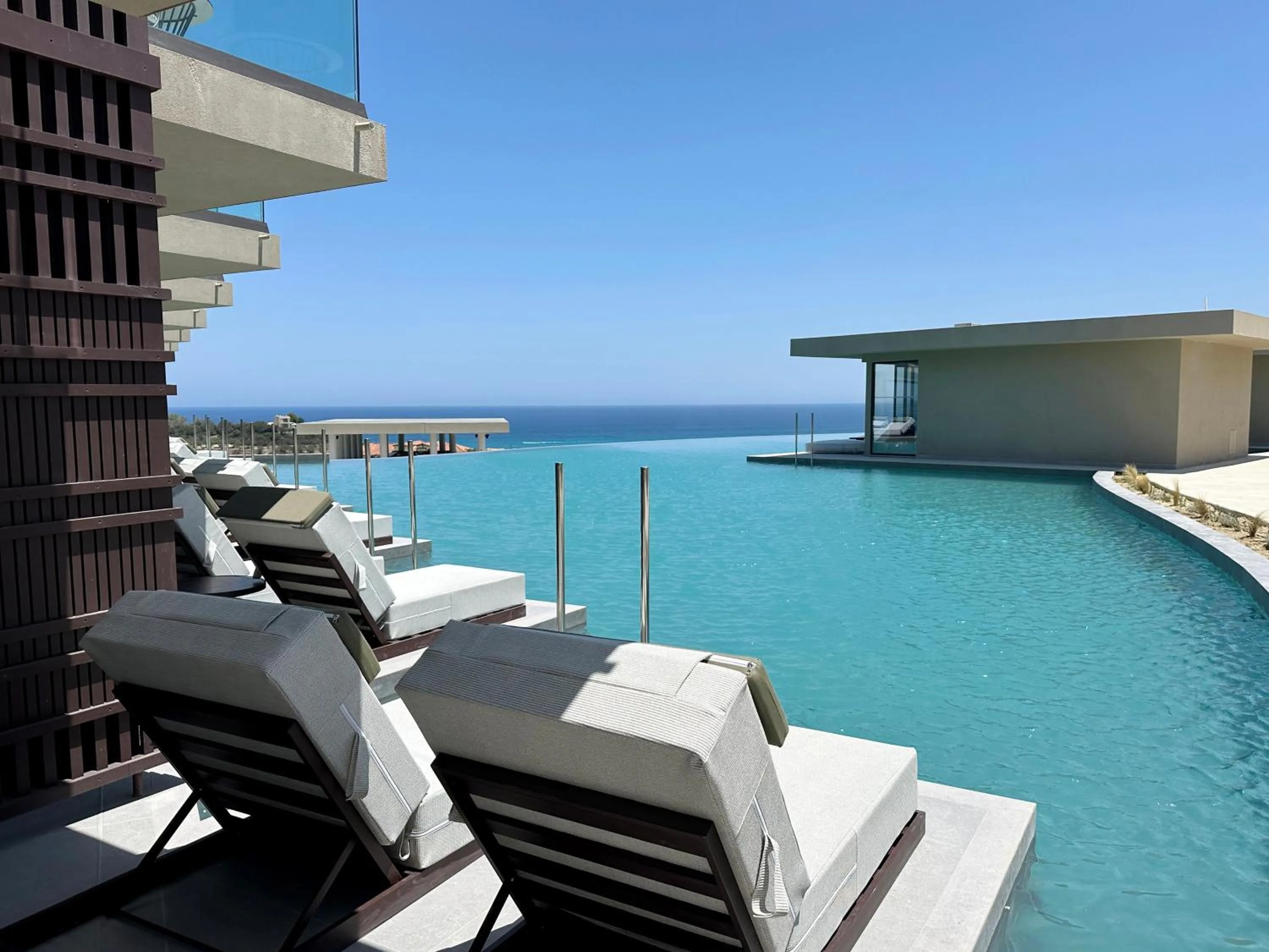 Property building in King Jason Zante – Designed for Adults