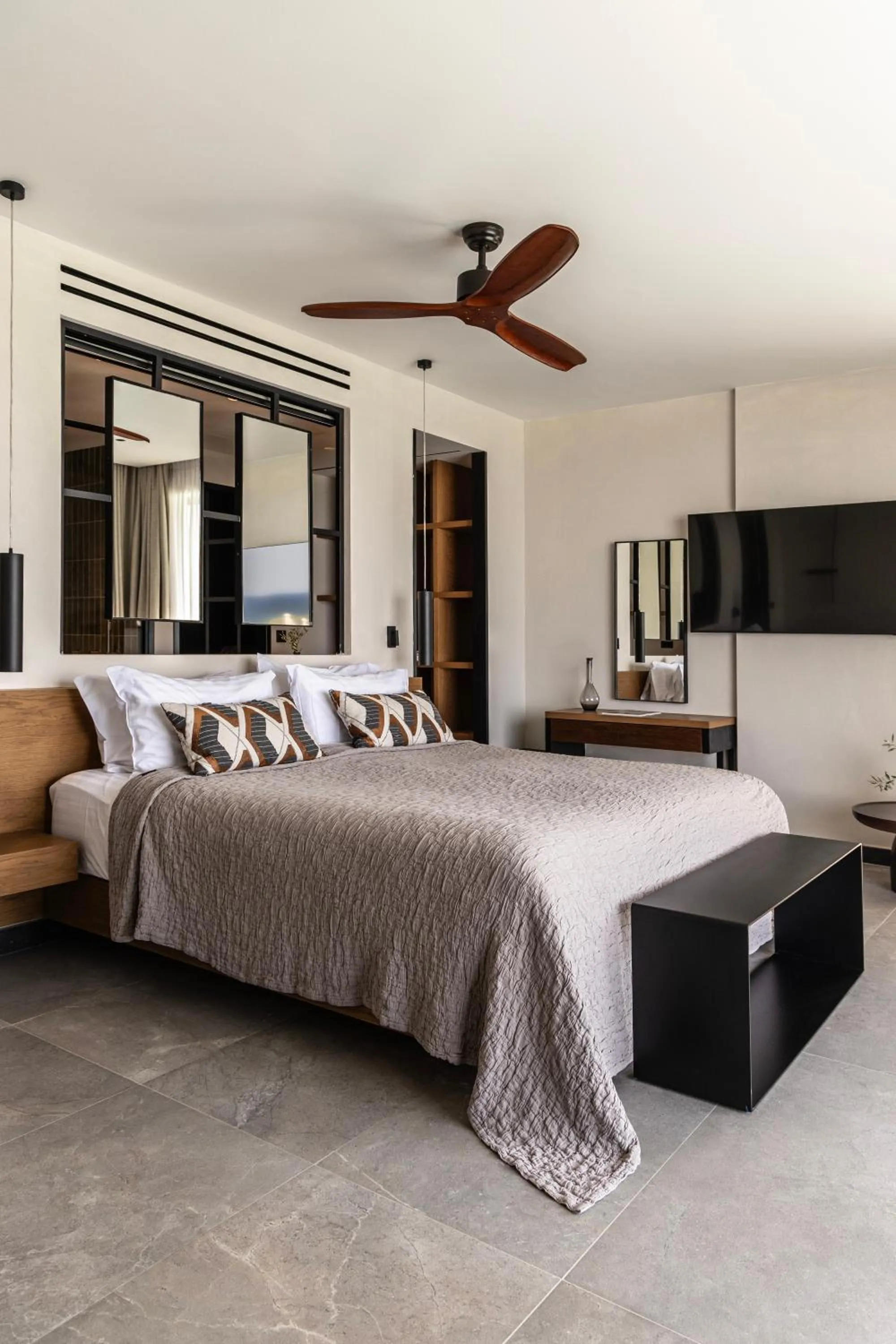 Bed in King Jason Zante – Designed for Adults