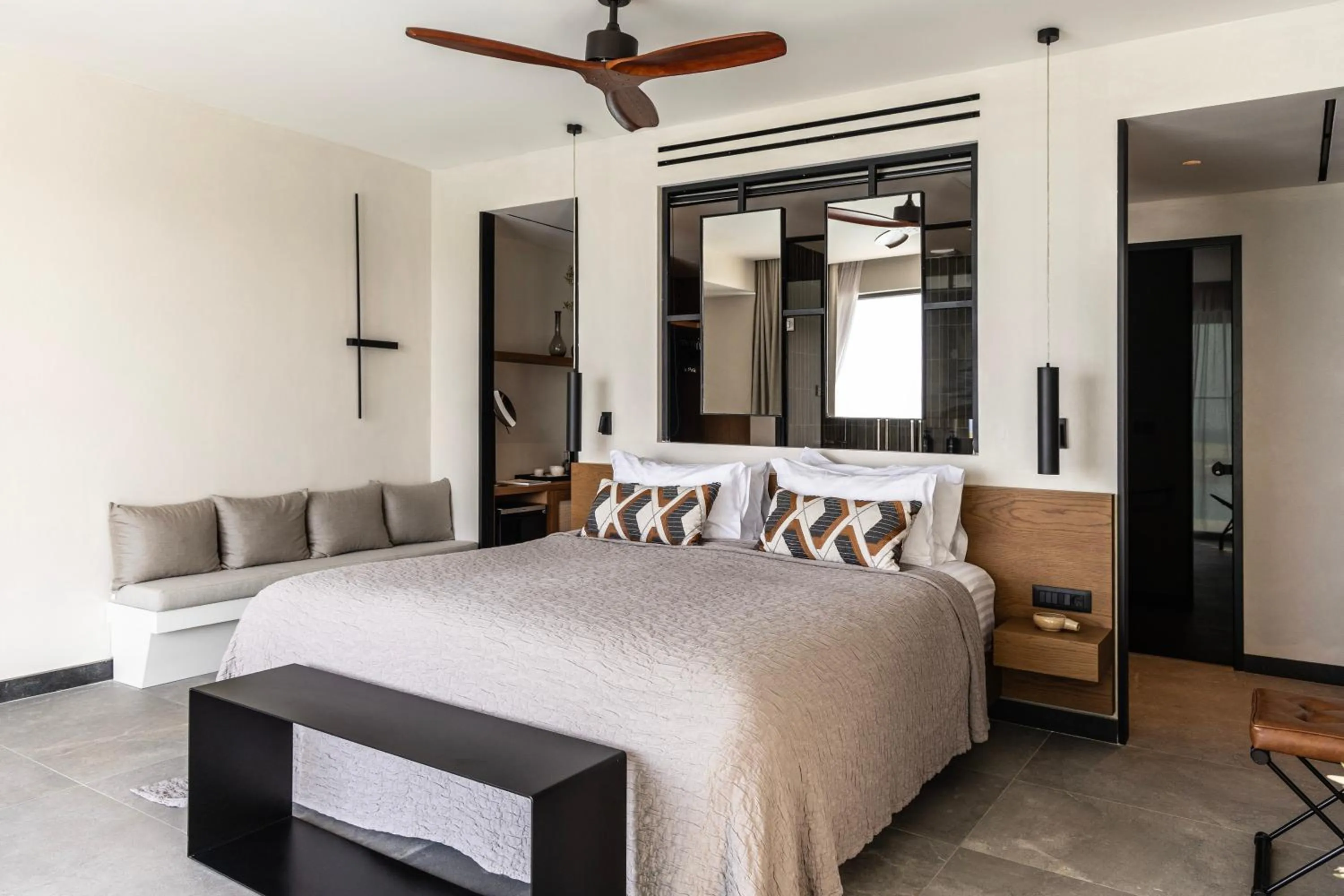 Bed in King Jason Zante – Designed for Adults