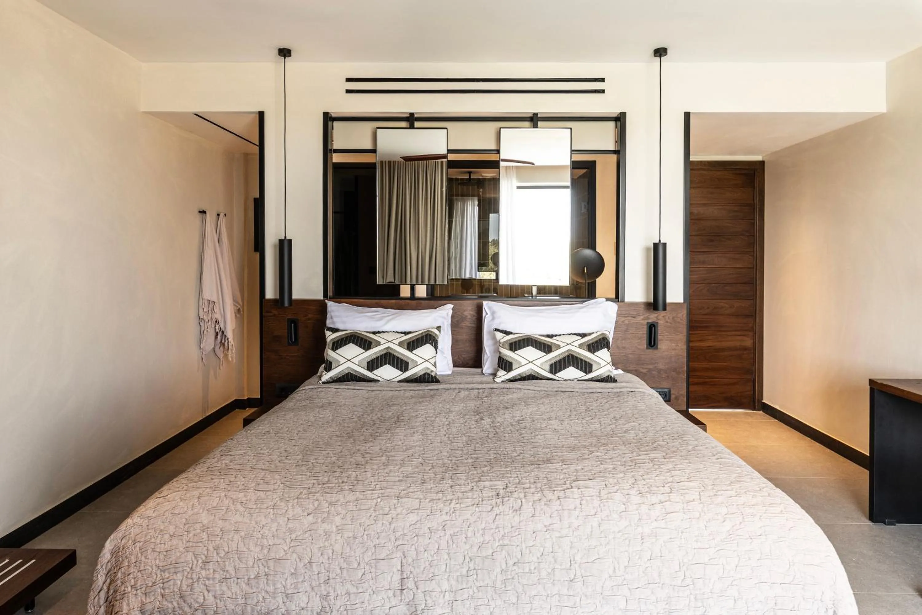 Bed in King Jason Zante – Designed for Adults