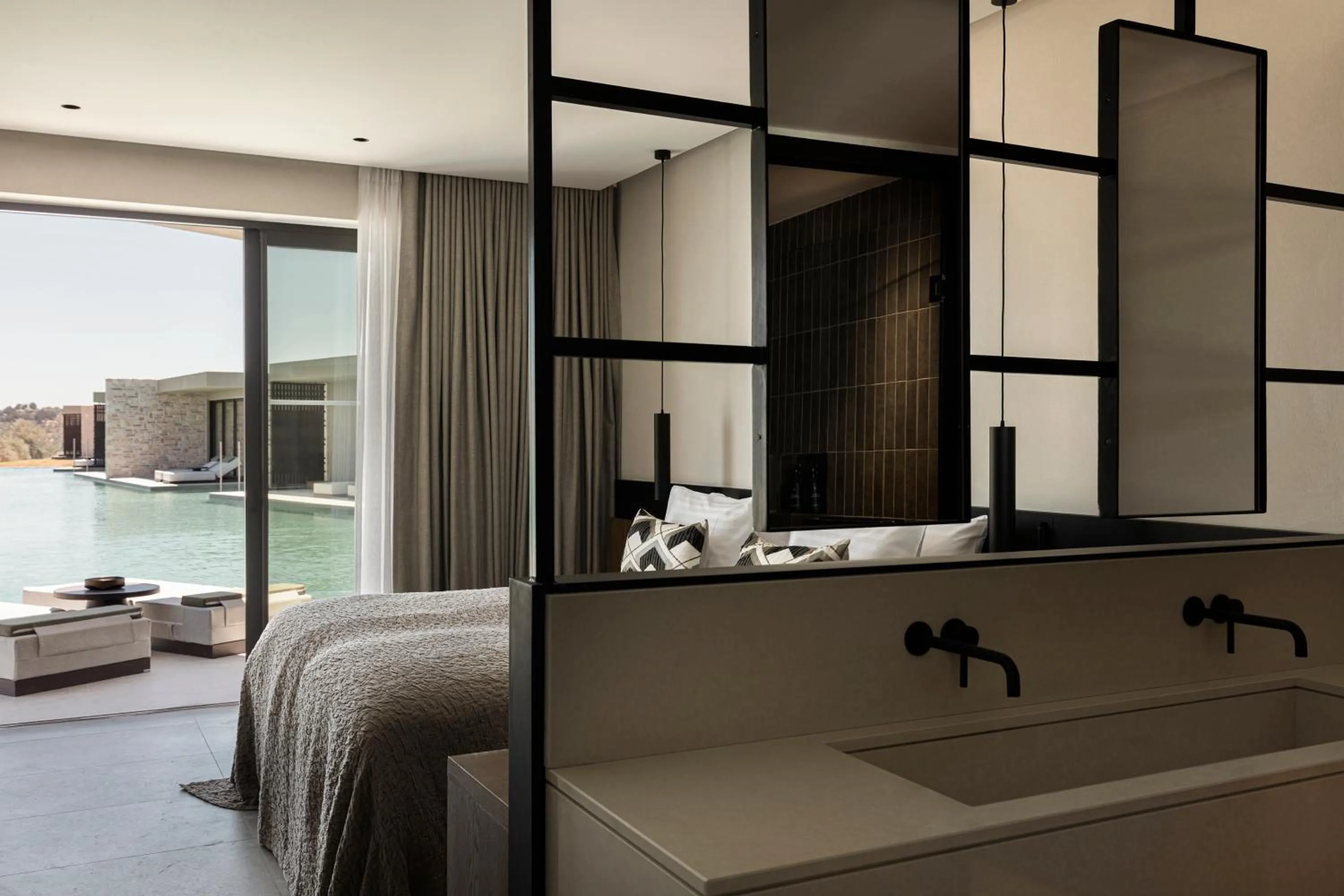 View (from property/room), Bed in King Jason Zante – Designed for Adults