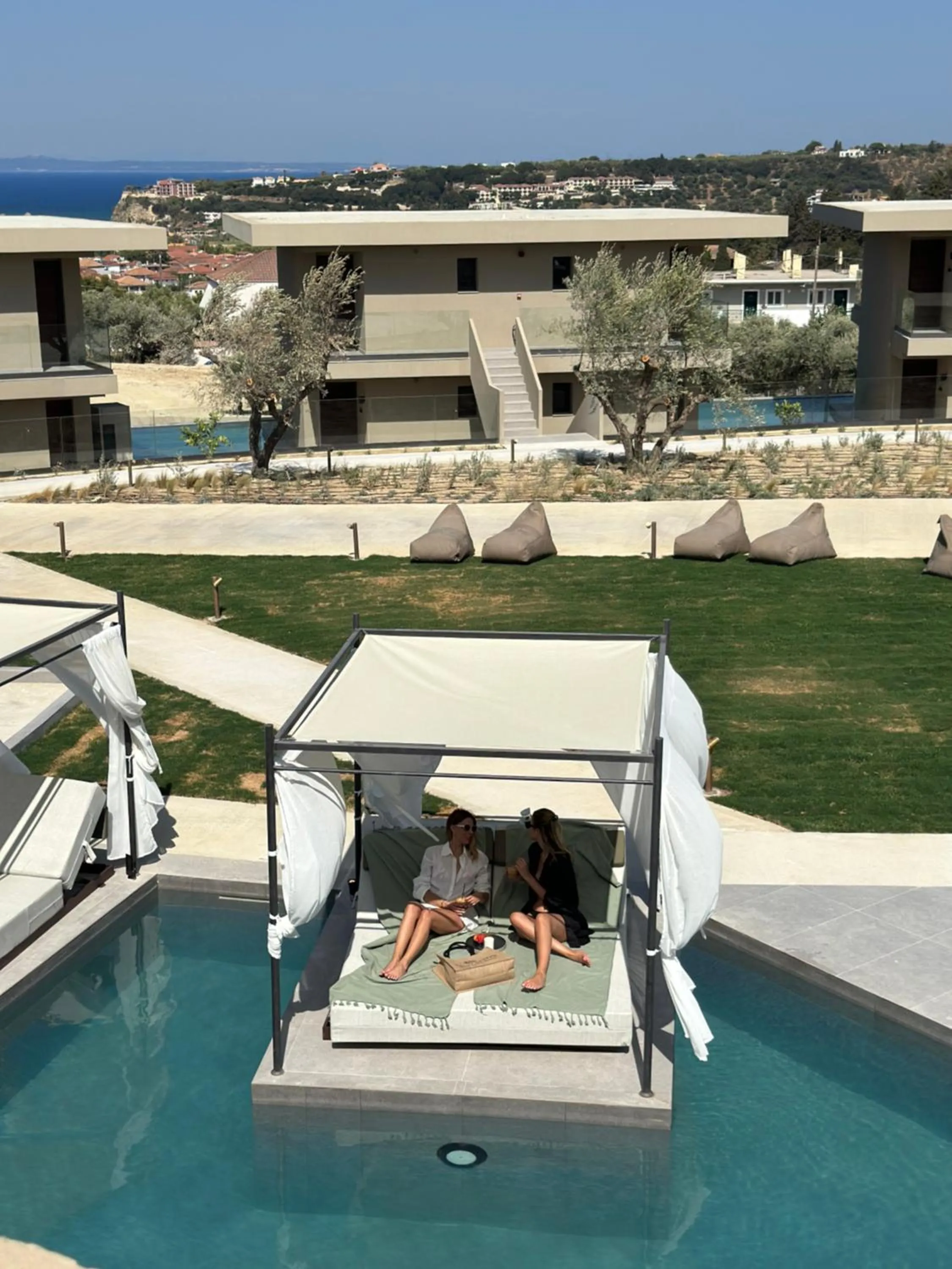Swimming pool in King Jason Zante – Designed for Adults
