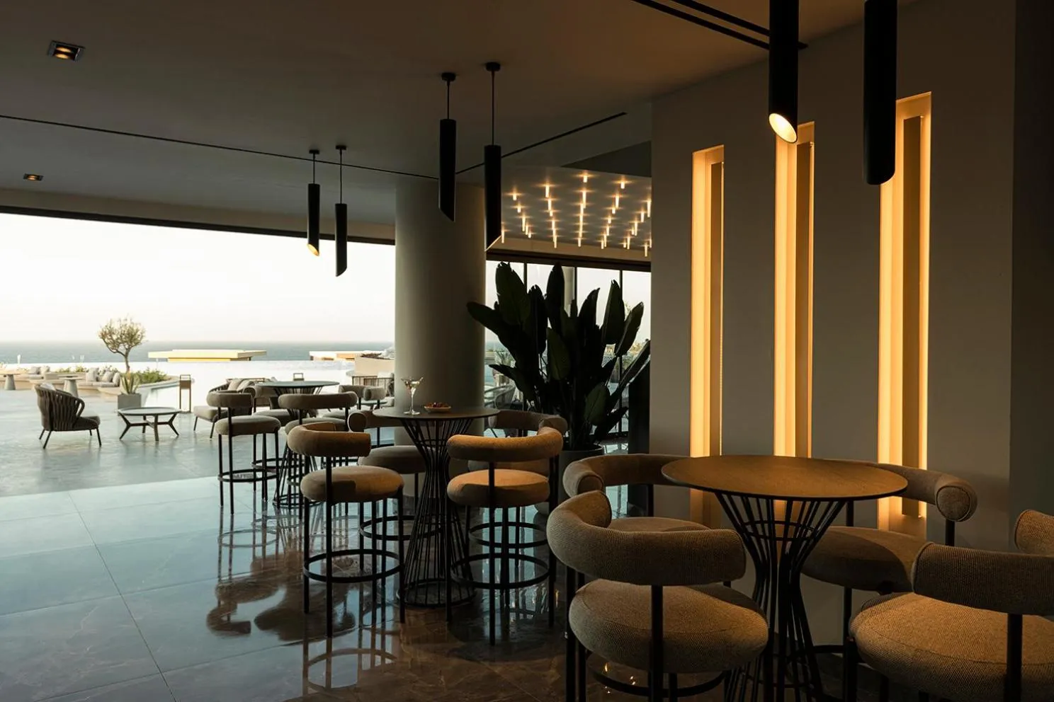 Restaurant/places to eat in King Jason Zante – Designed for Adults