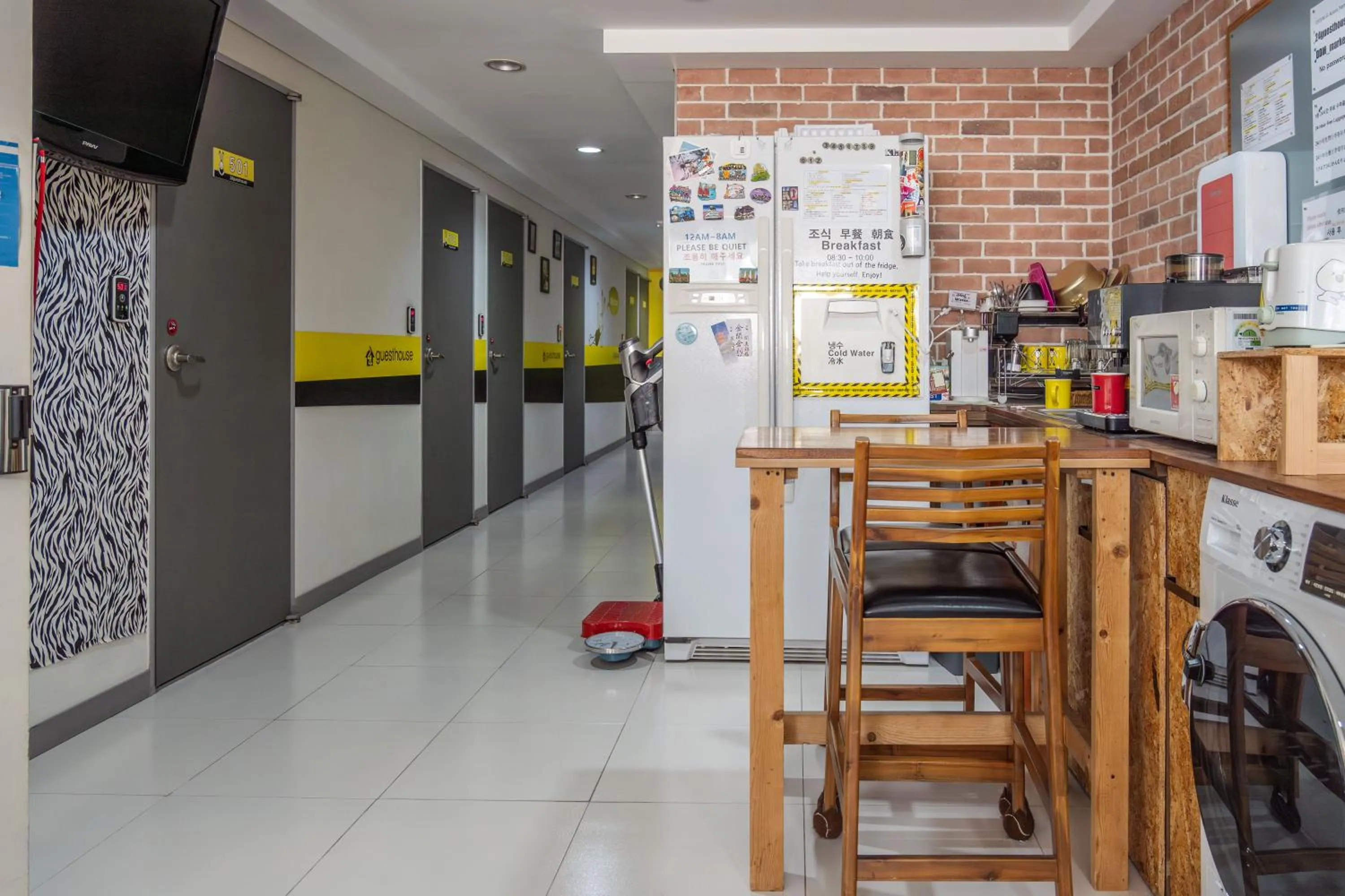 Communal lounge/ TV room in 24 Guesthouse Dongdaemun Market