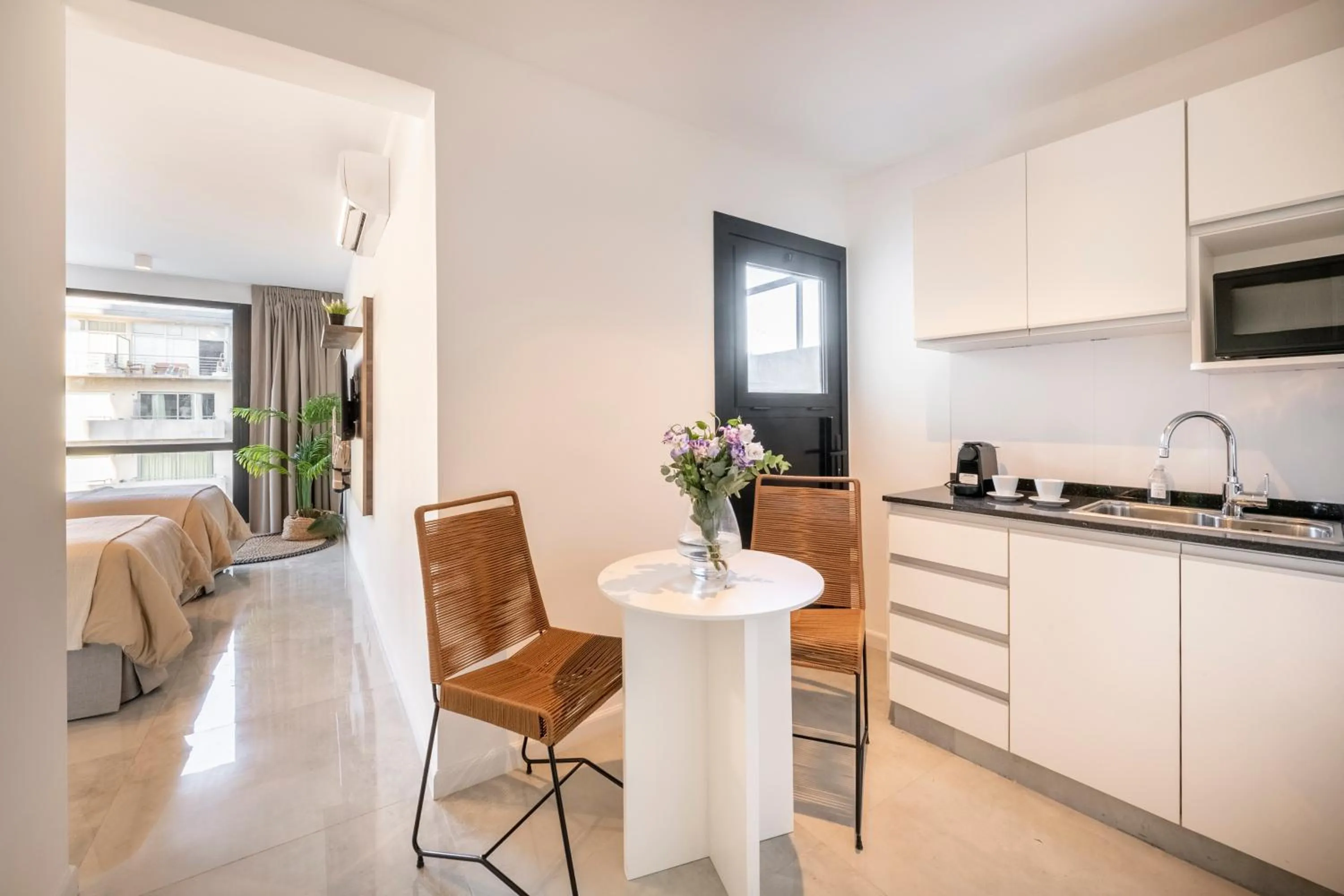 Kitchen or kitchenette in Top Rentals Brickell