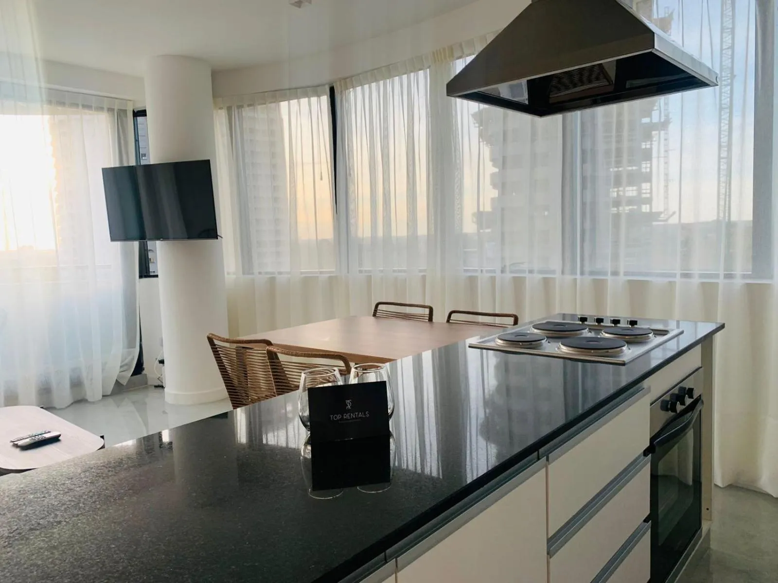 kitchen in Top Rentals Brickell