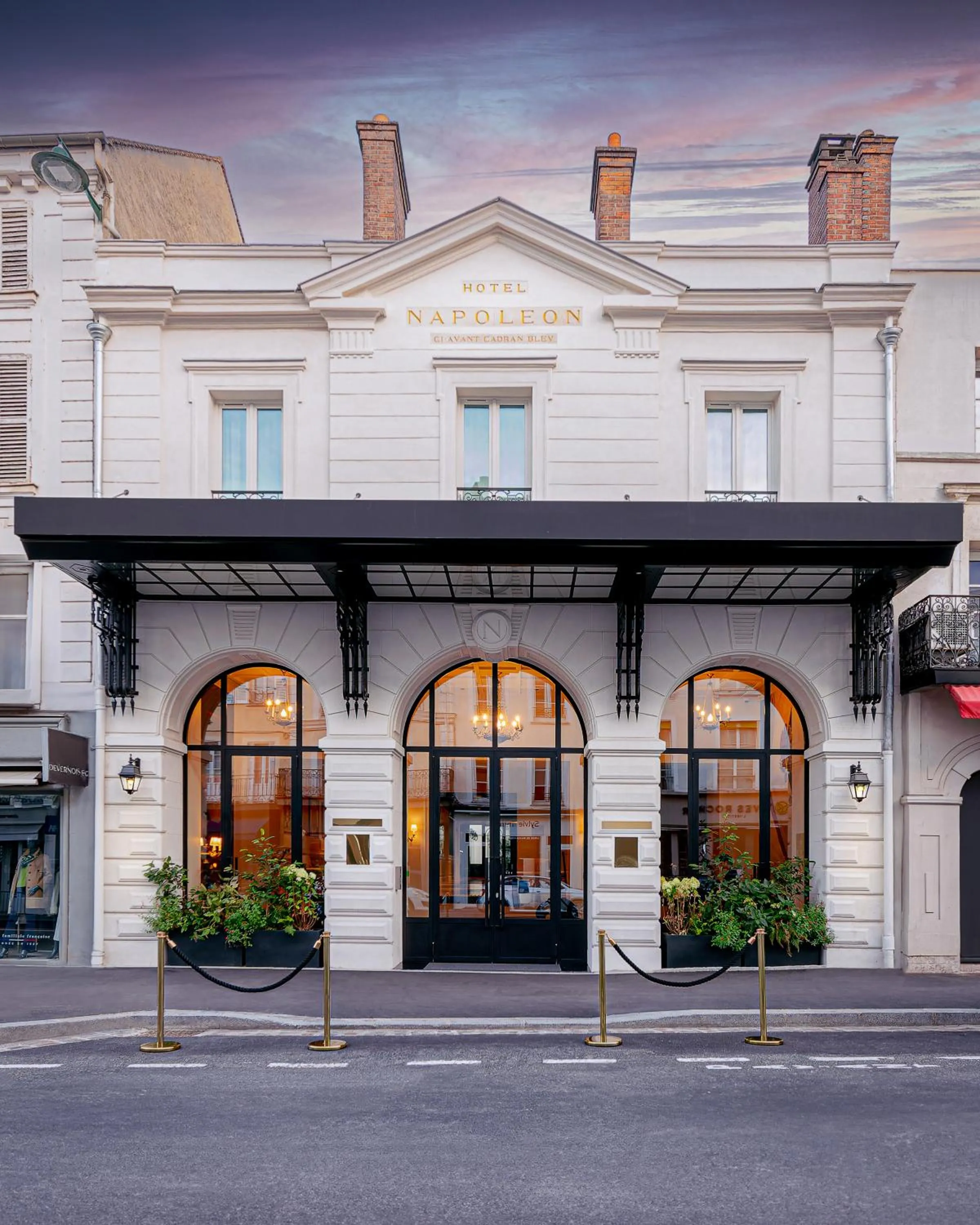 Facade/entrance in Hôtel & SPA Napoléon