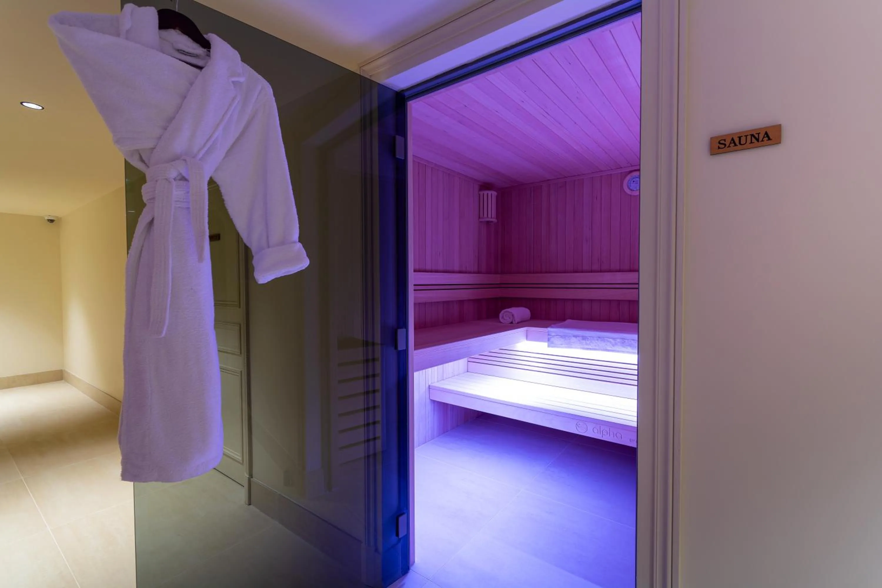 Steam room, Bed in Hôtel & SPA Napoléon