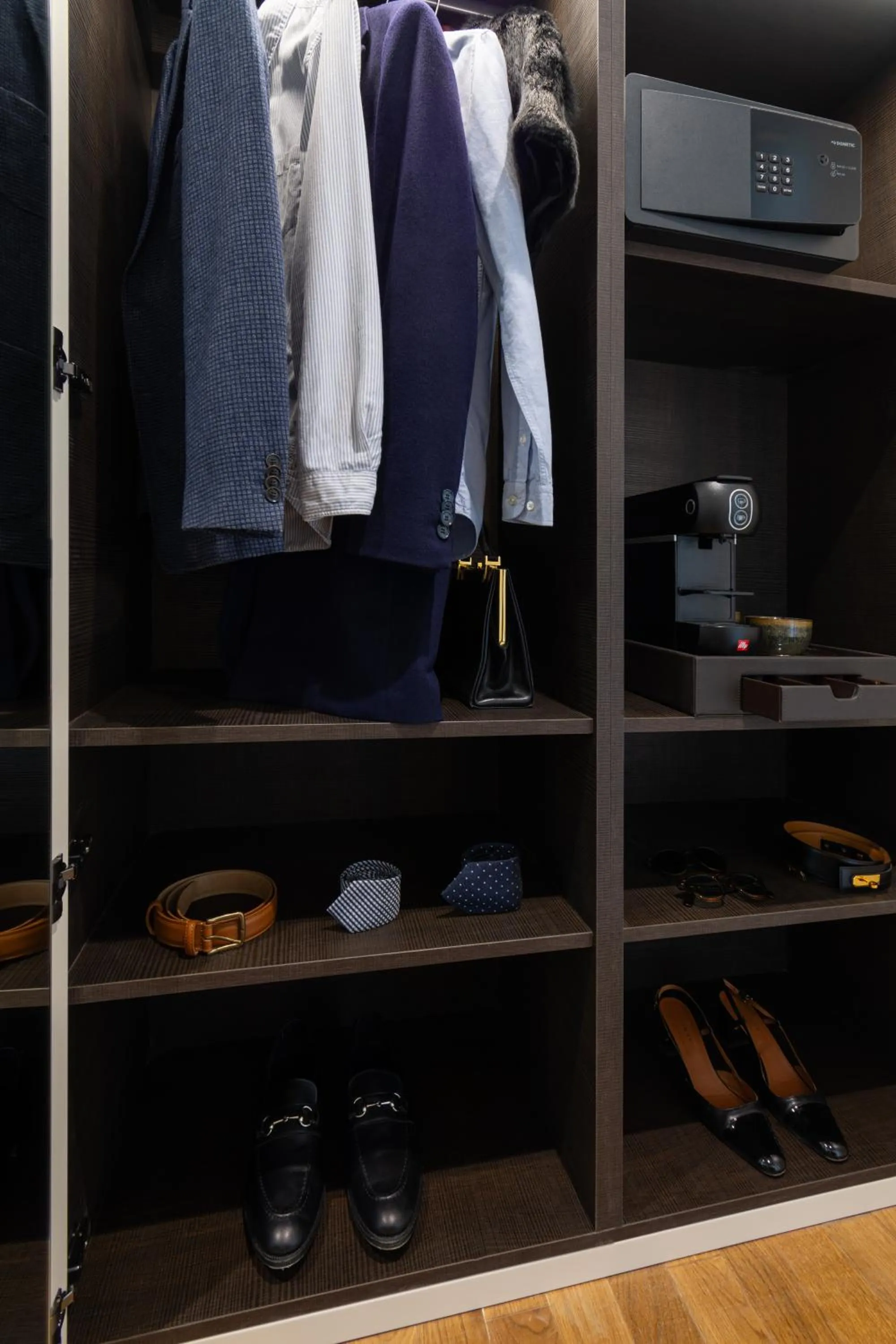 Decorative detail in Hôtel & SPA Napoléon