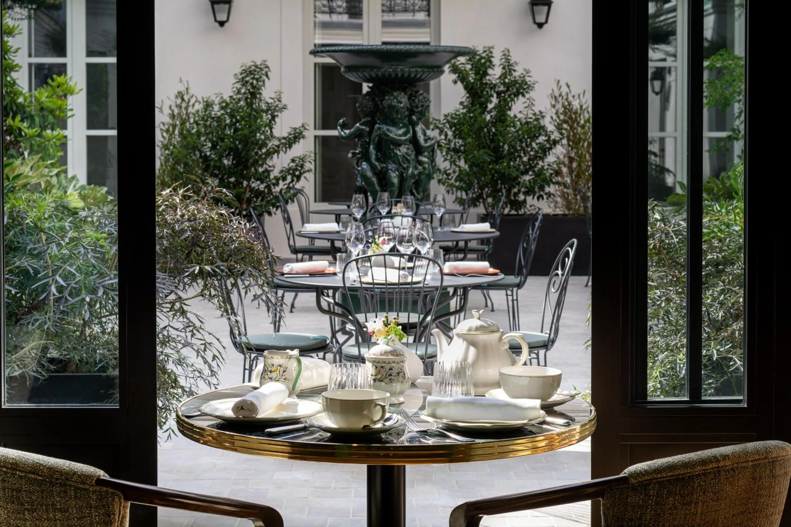 Patio in Hôtel & SPA Napoléon