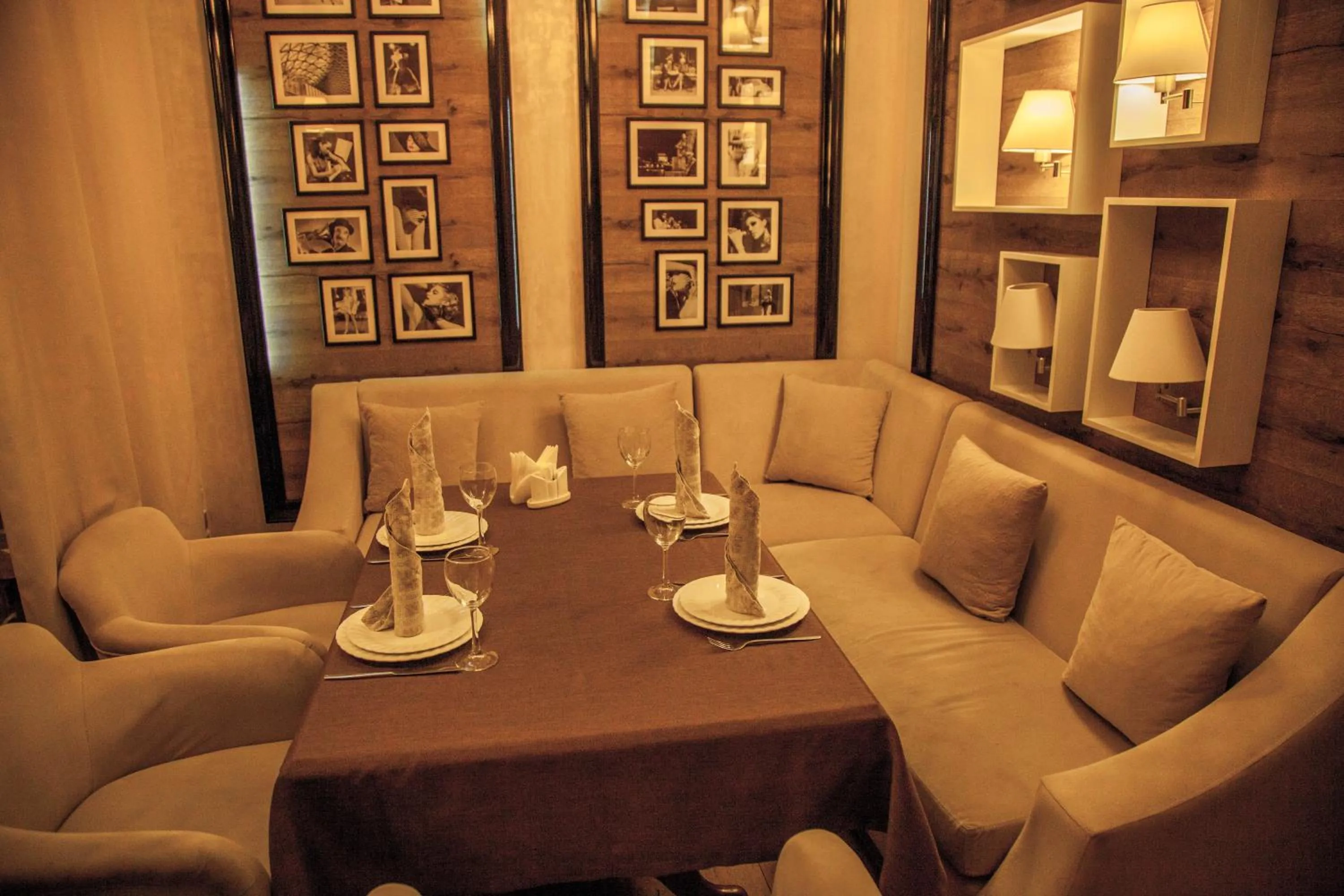 Restaurant/places to eat in Platan