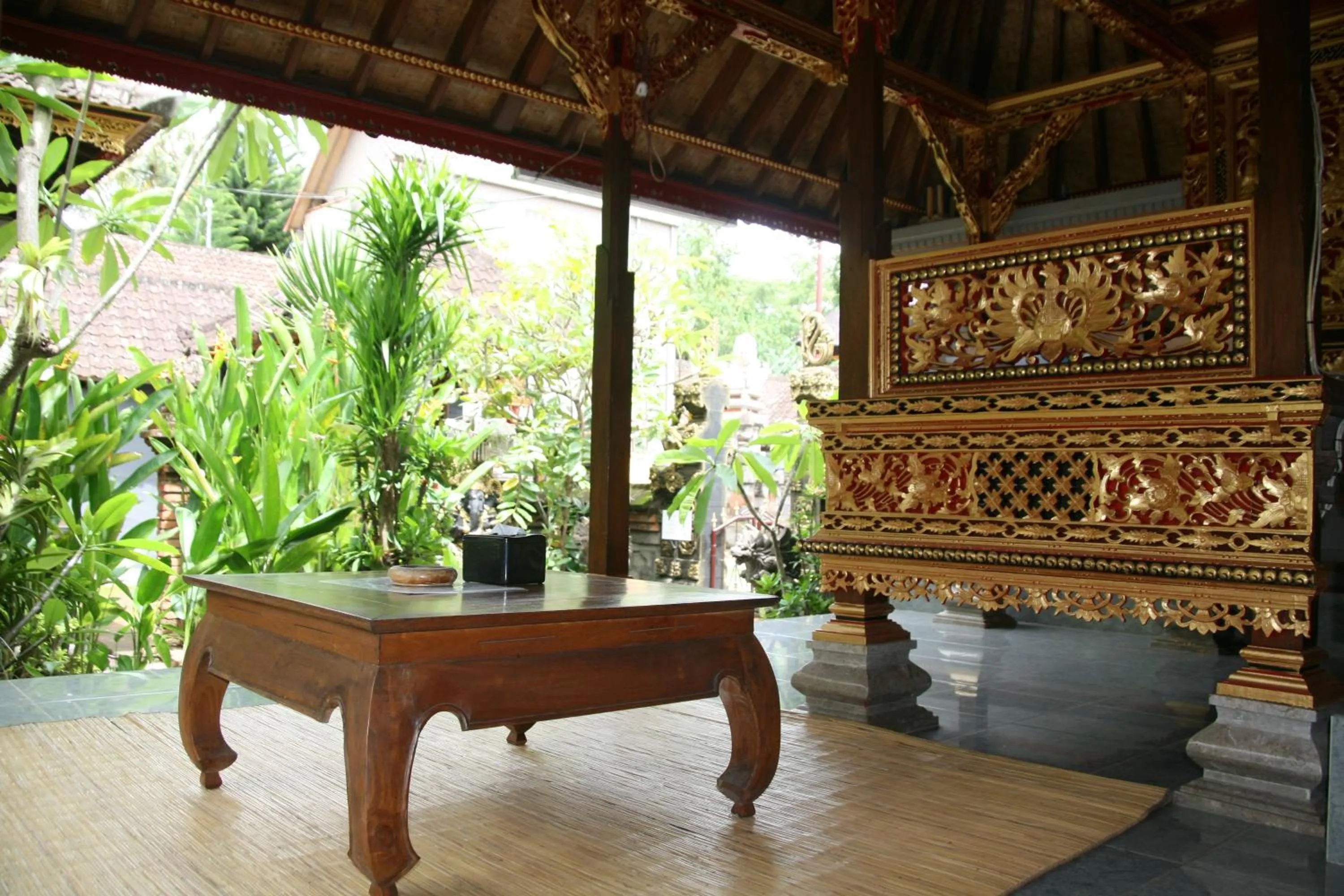 Area and facilities in Ojek's Homestay