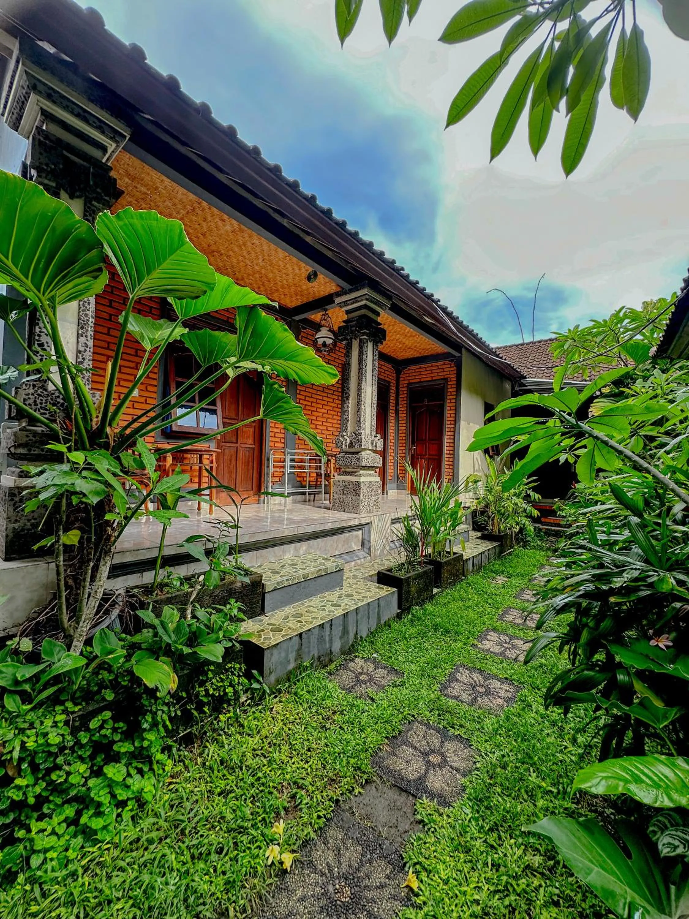 Property building in Ojek's Homestay