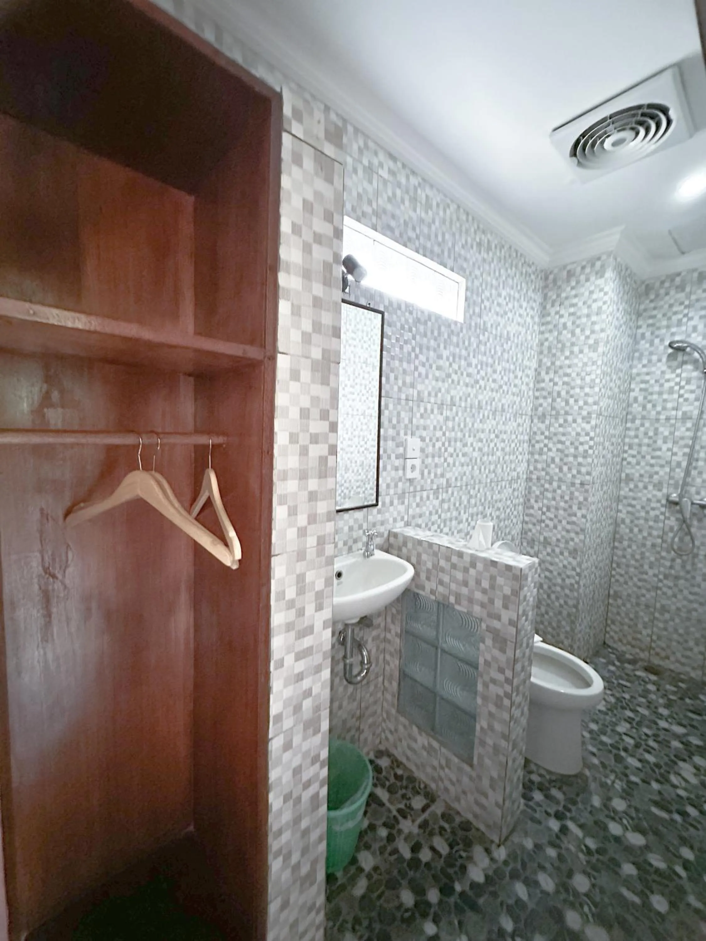Bathroom in Ojek's Homestay