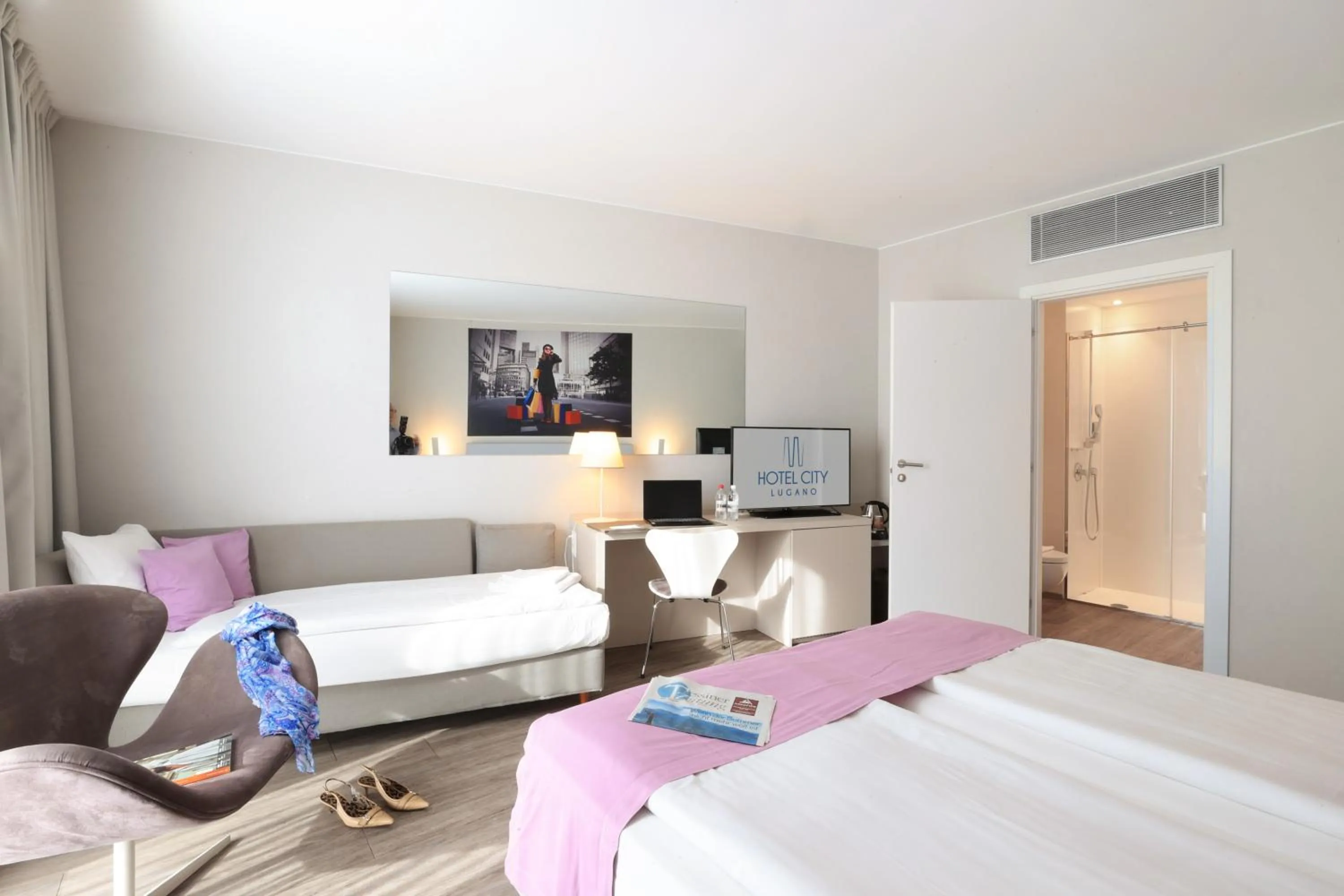 Bedroom, Bed in Hotel City Lugano