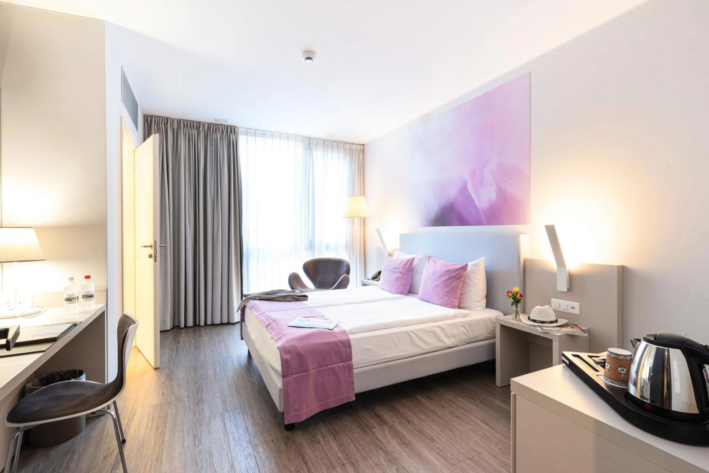 Bedroom, Bed in Hotel City Lugano