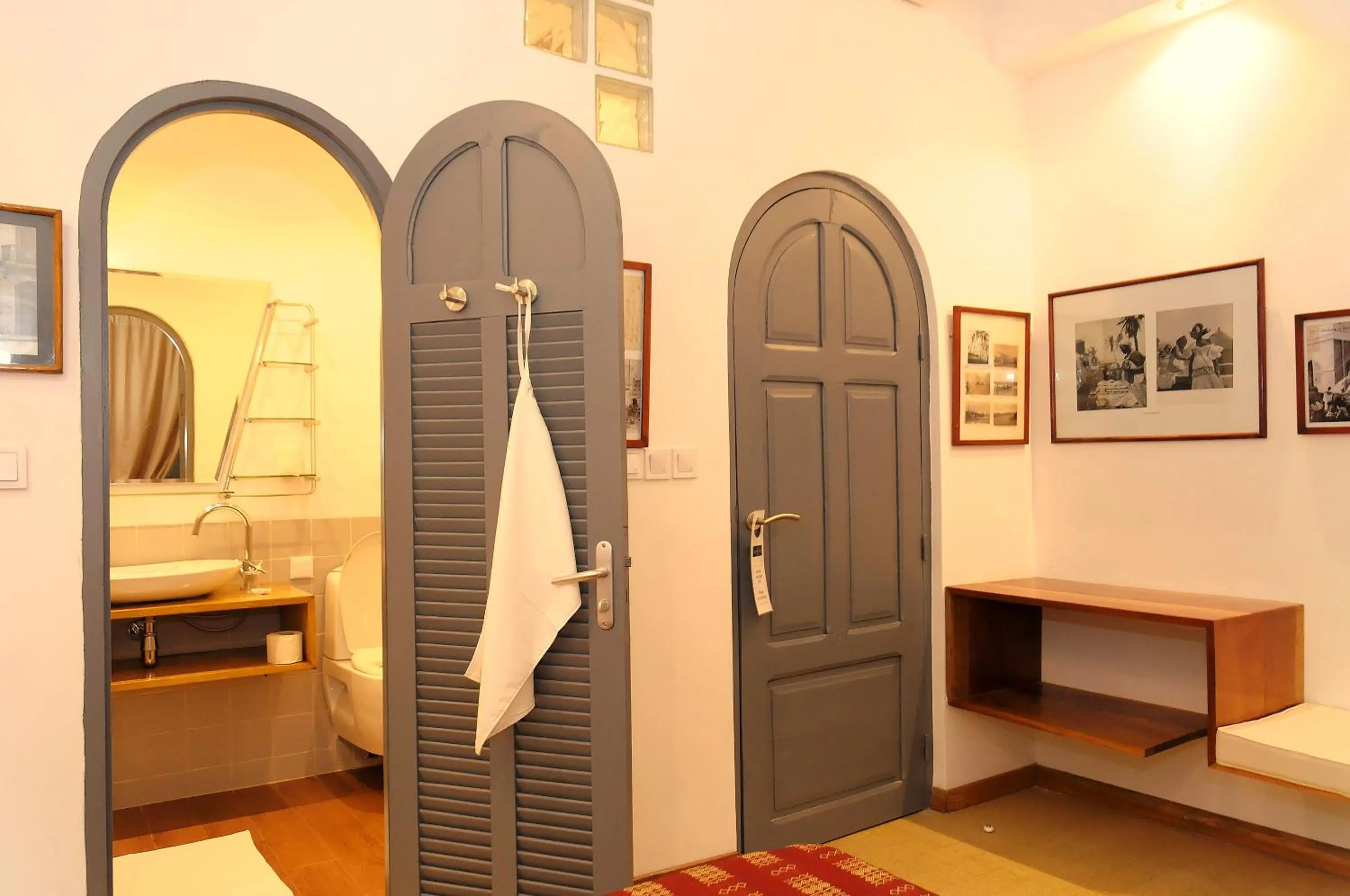 Bathroom in Hôtel La Résidence