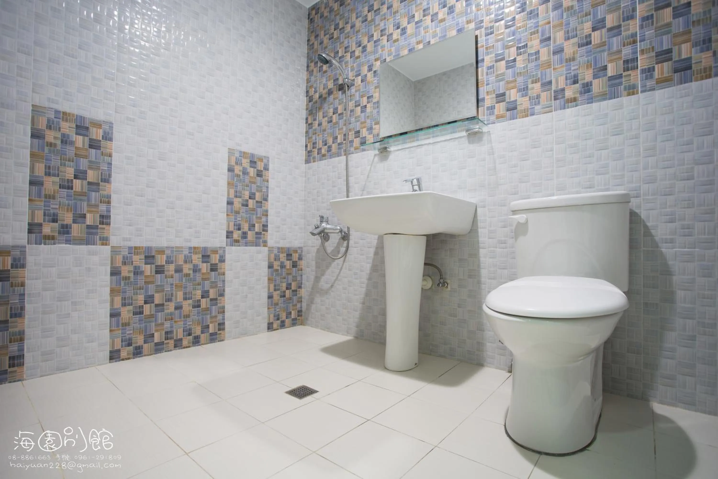 Toilet in Hai Yuan Bungalow II