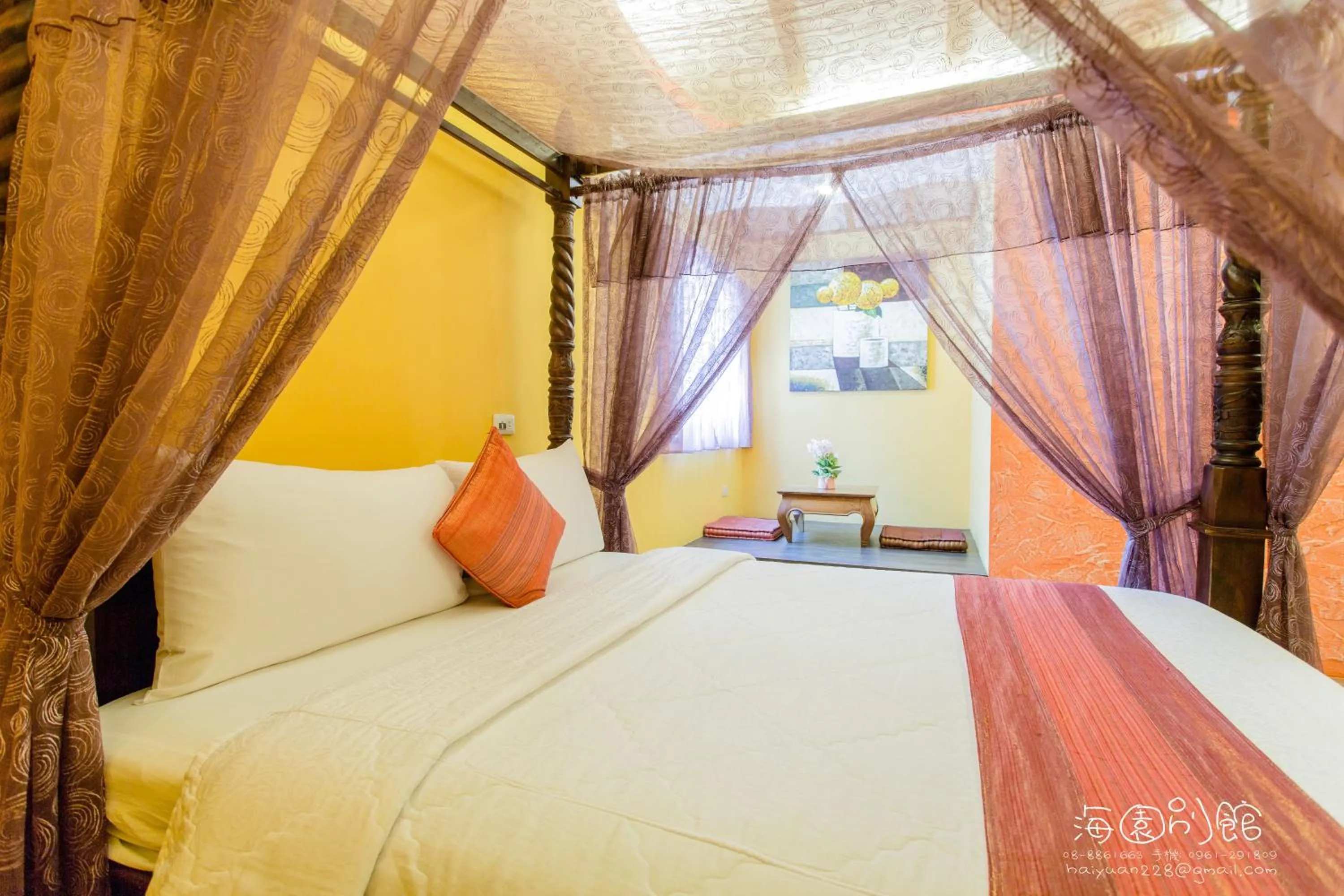 Bed in Hai Yuan Bungalow II