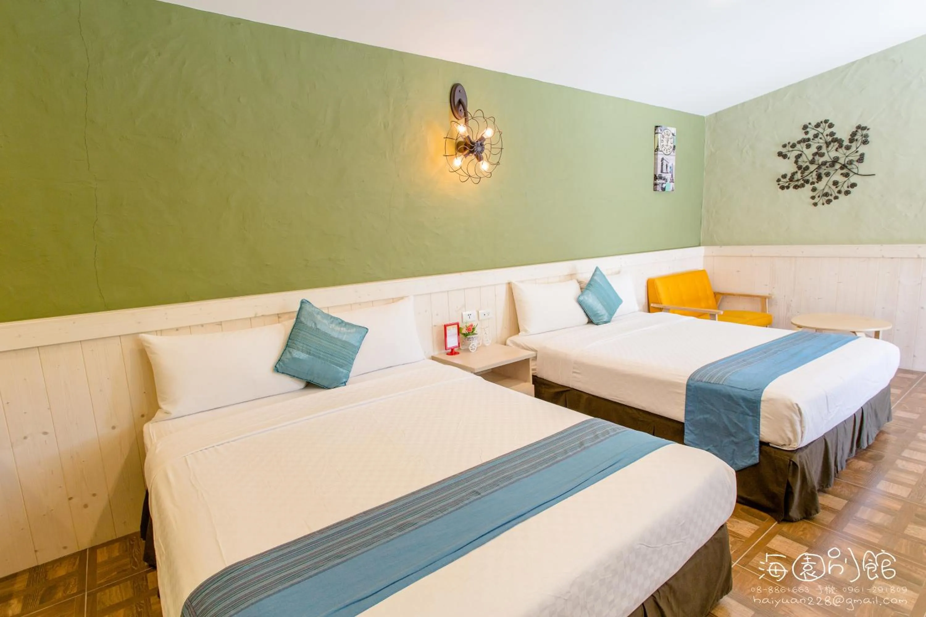 Bed in Hai Yuan Bungalow II