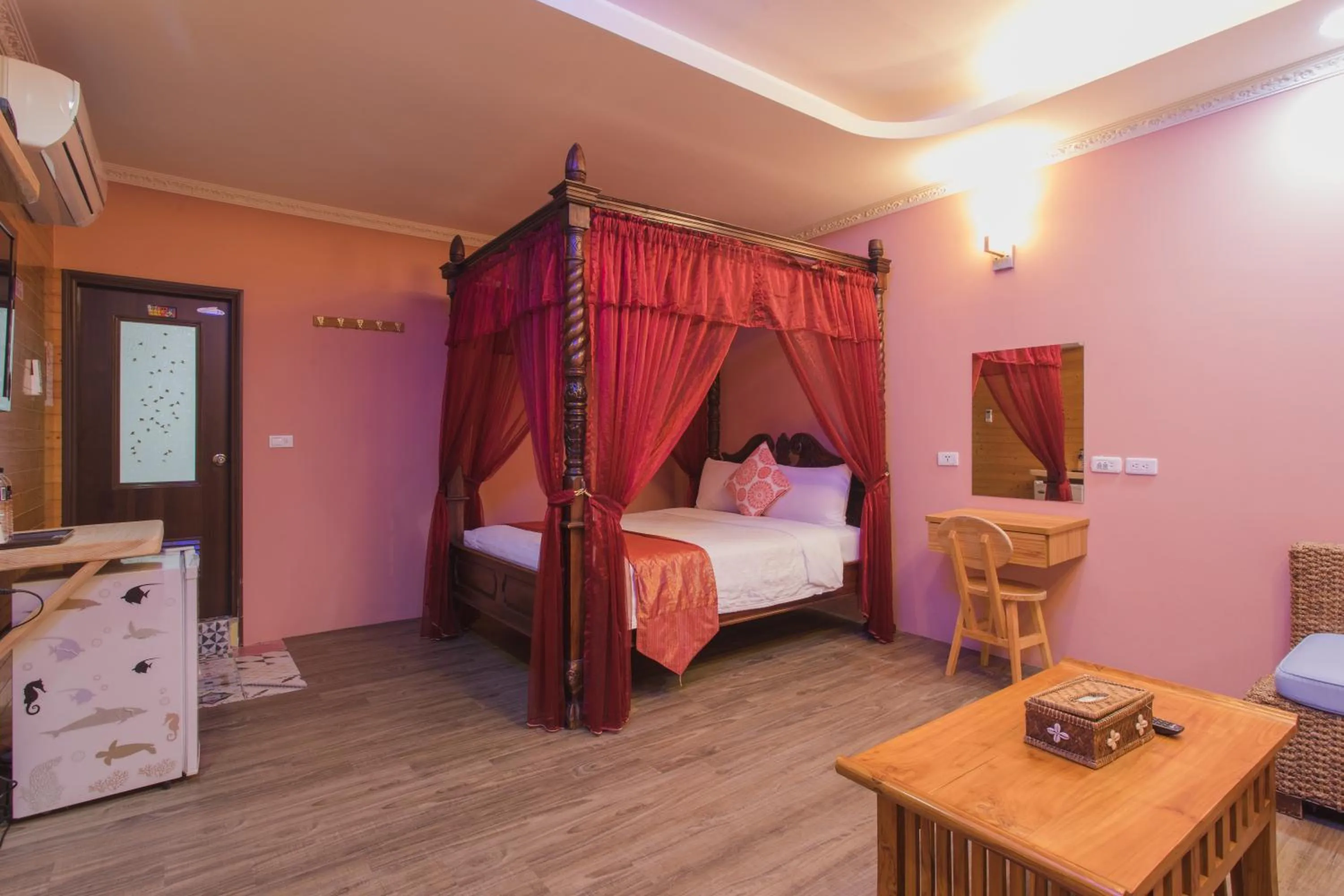 Bed in Hai Yuan Bungalow II