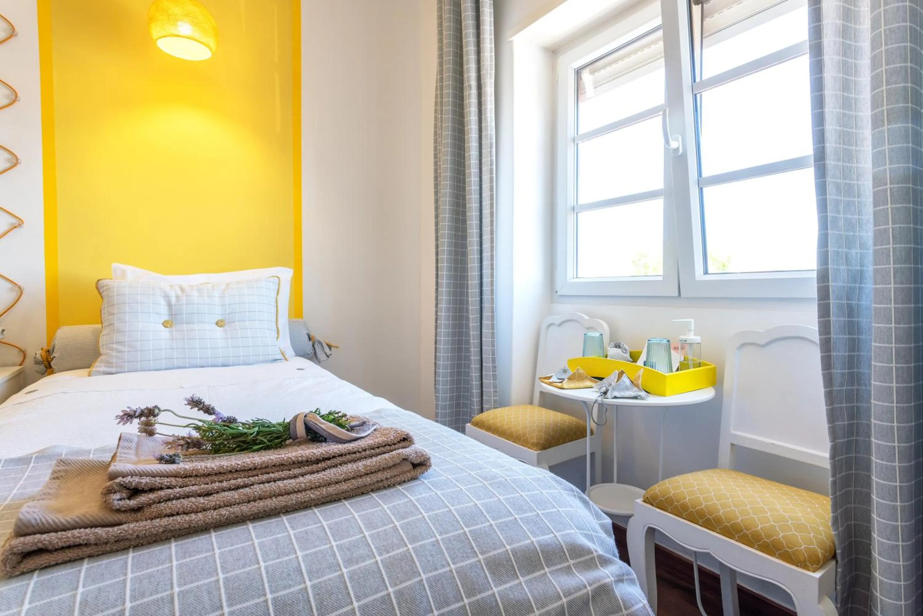 Decorative detail, Bed in Casas da Formosa - Downtown Alegria B&B