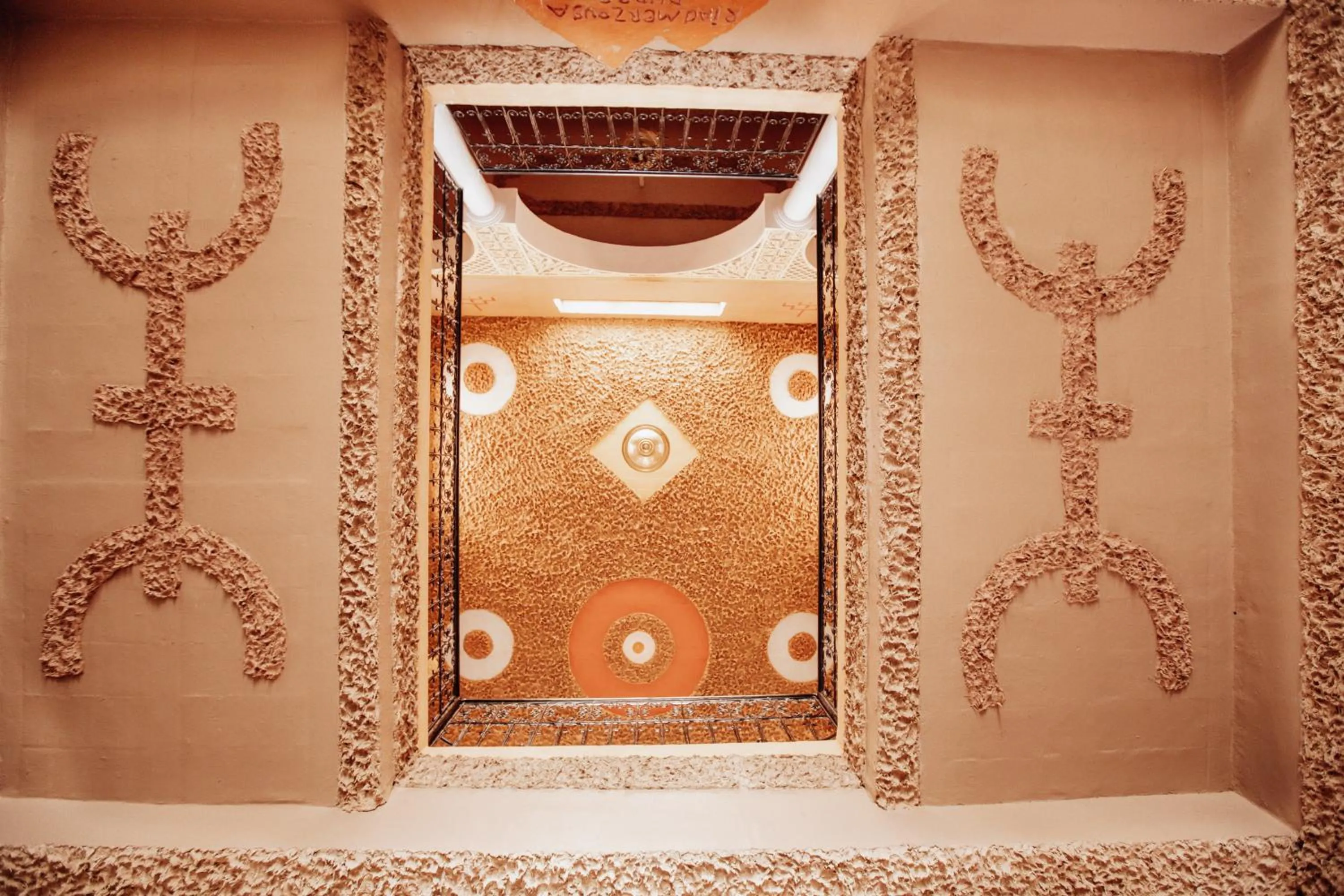 wardrobe in Riad Merzouga Dunes