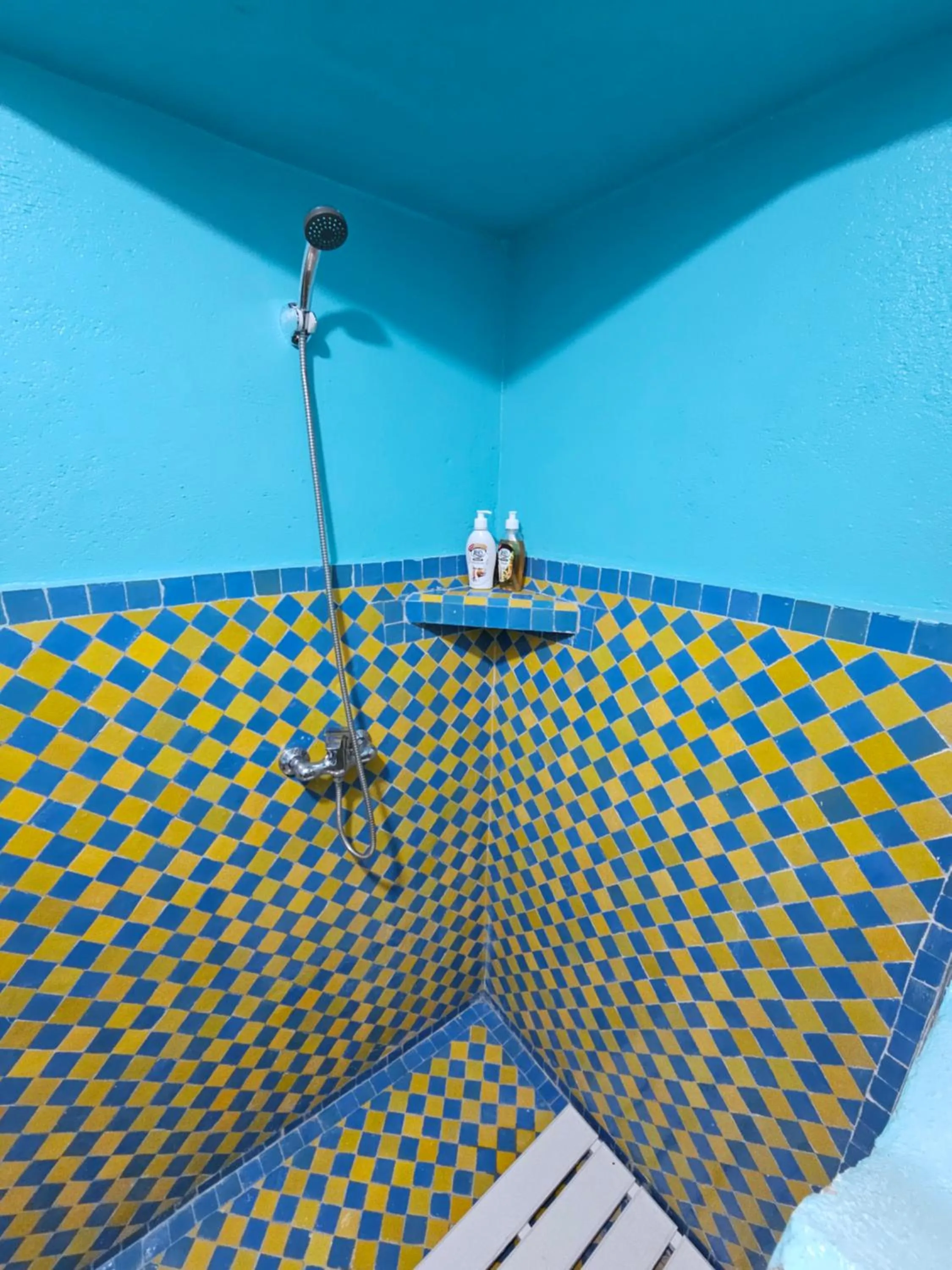 Shower in Riad Merzouga Dunes