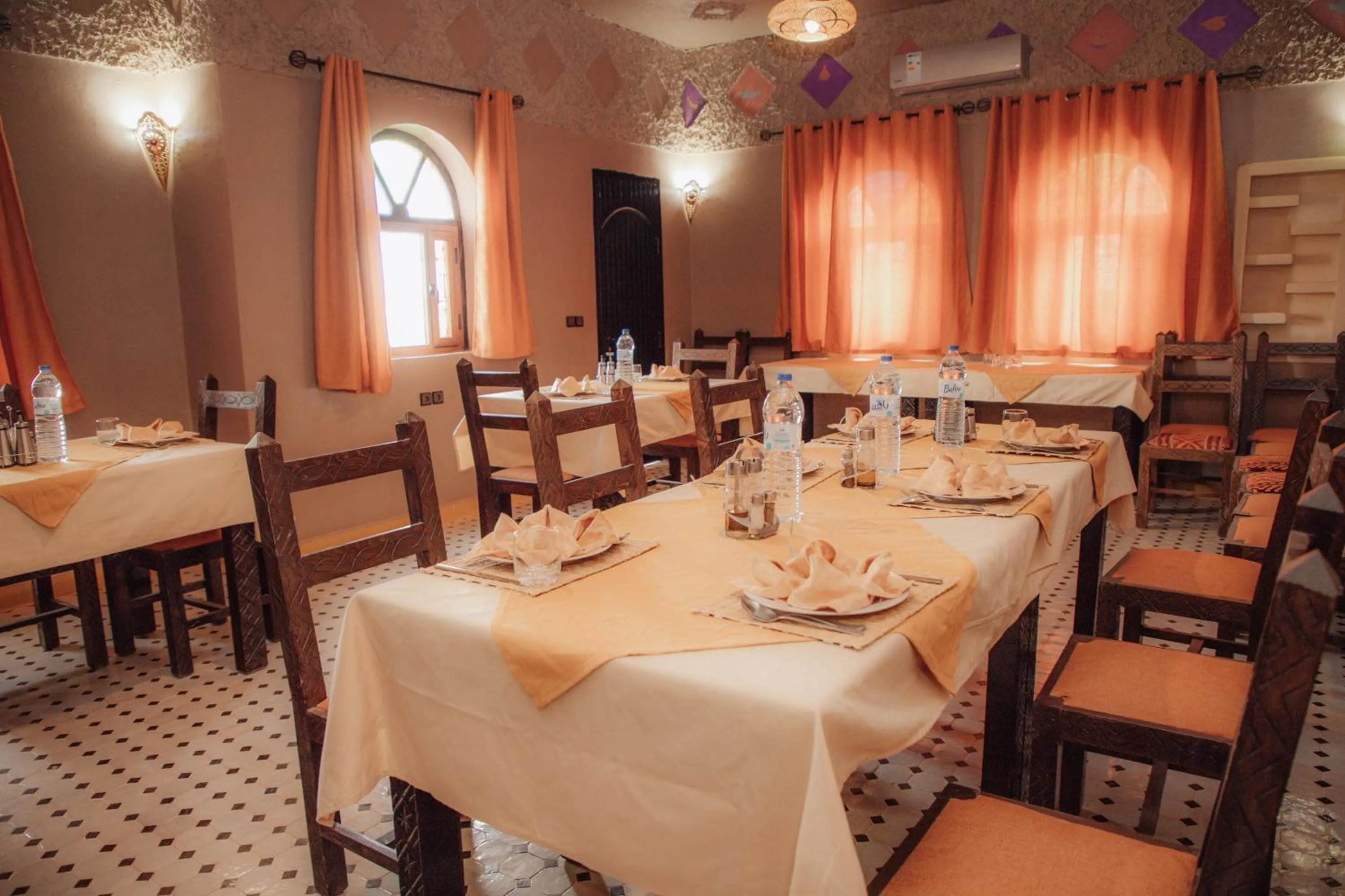 Restaurant/places to eat in Riad Merzouga Dunes