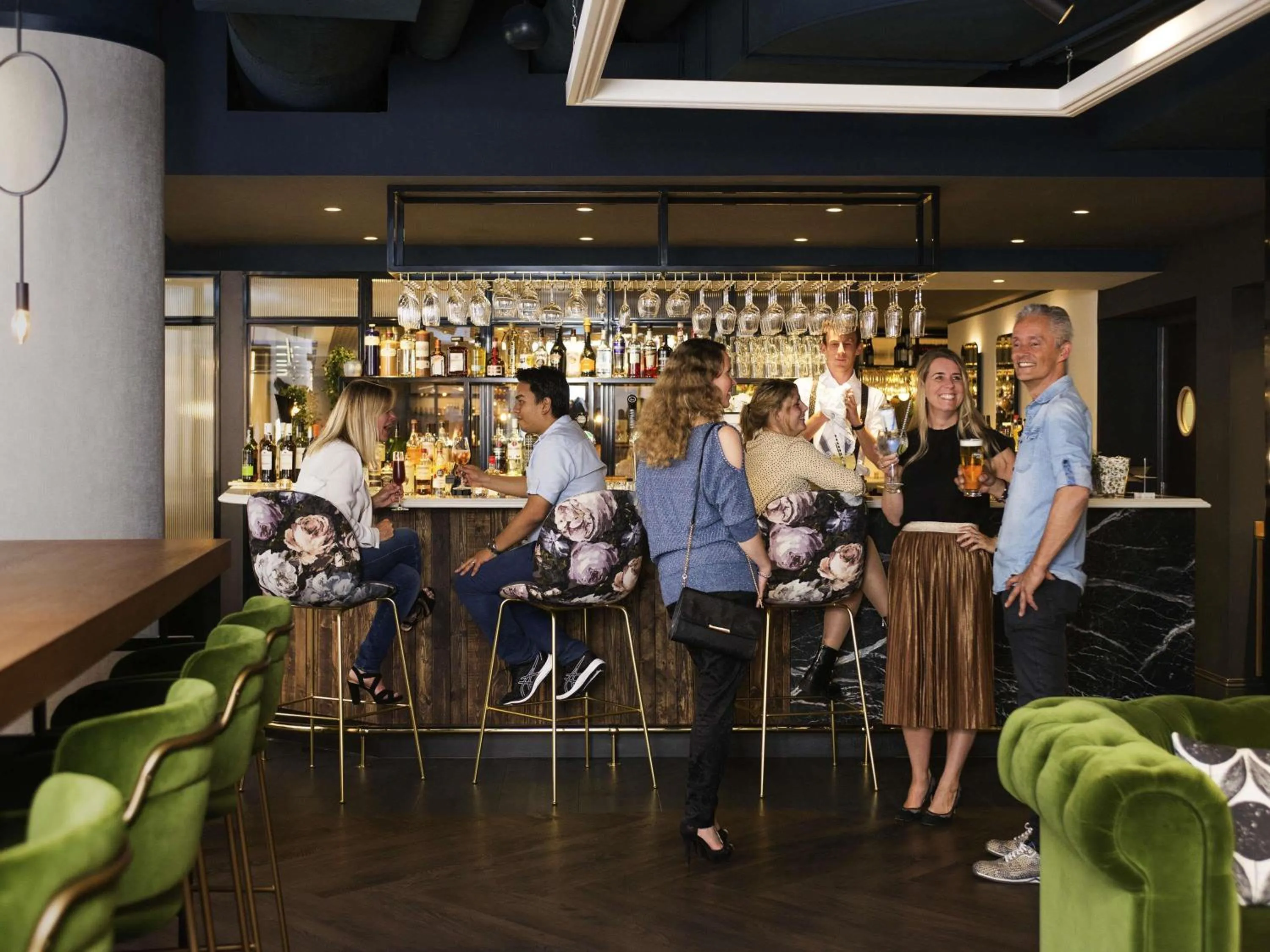 Lounge or bar in Novotel Den Haag City Centre