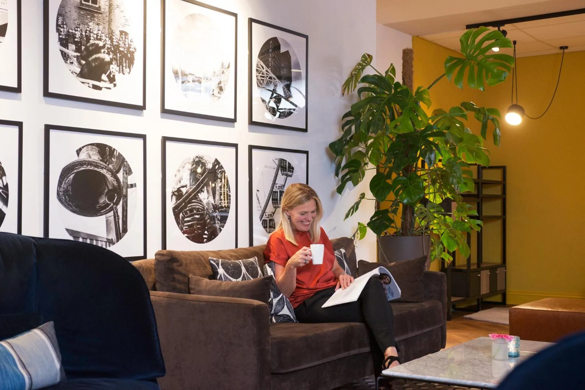 Lobby or reception in Novotel Den Haag City Centre